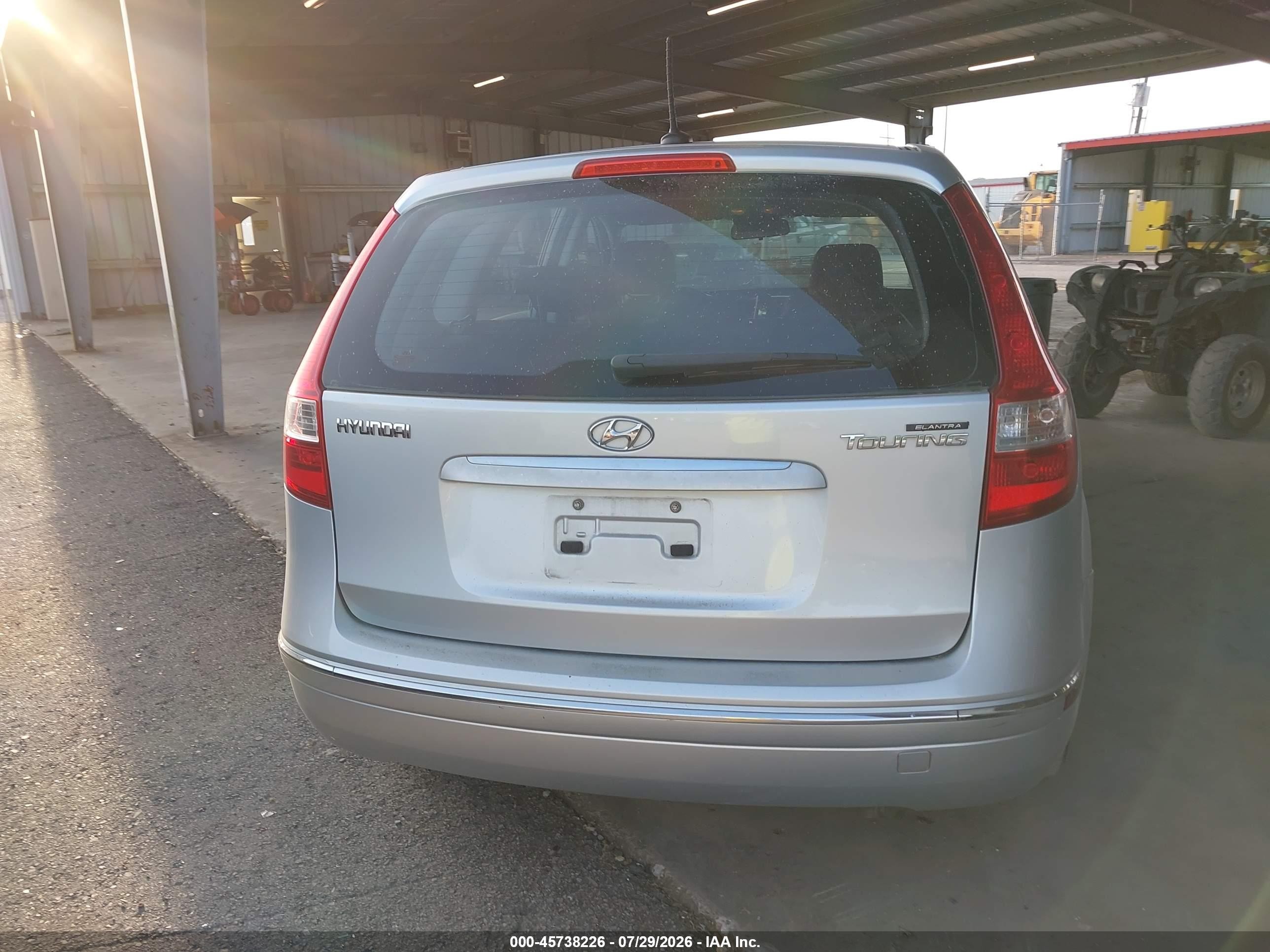 2009 Hyundai Elantra Touring   Серебряный vin: KMHDC86E89U037678