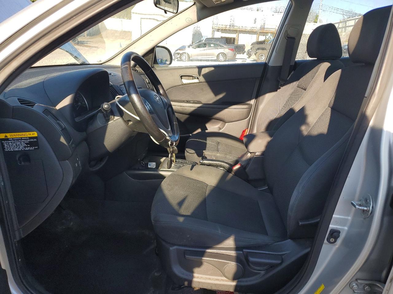 2009 Hyundai Elantra Touring Silver vin: KMHDC86E99U037771