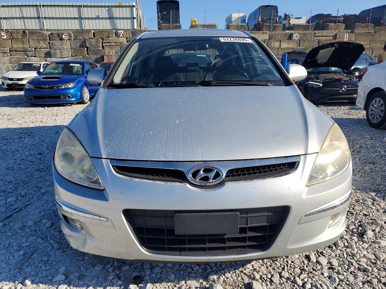 2009 Hyundai Elantra Touring Silver vin: KMHDC86E99U037771