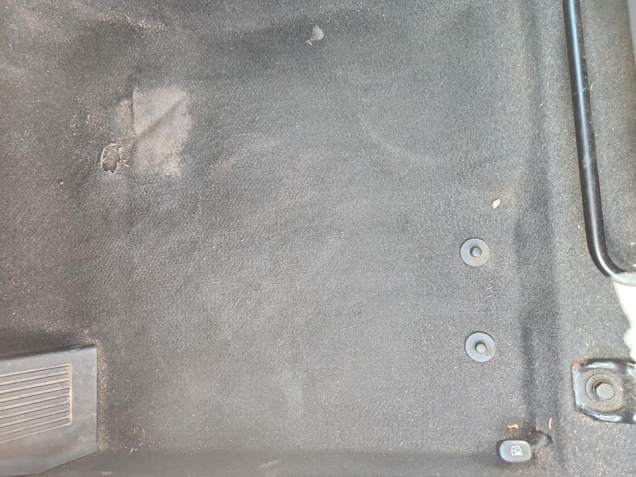 2010 Hyundai Elantra Touring Se Red vin: KMHDC8AE0AU058438 Damage: Left Front Carpet, Torn, 5 To 6 Inches