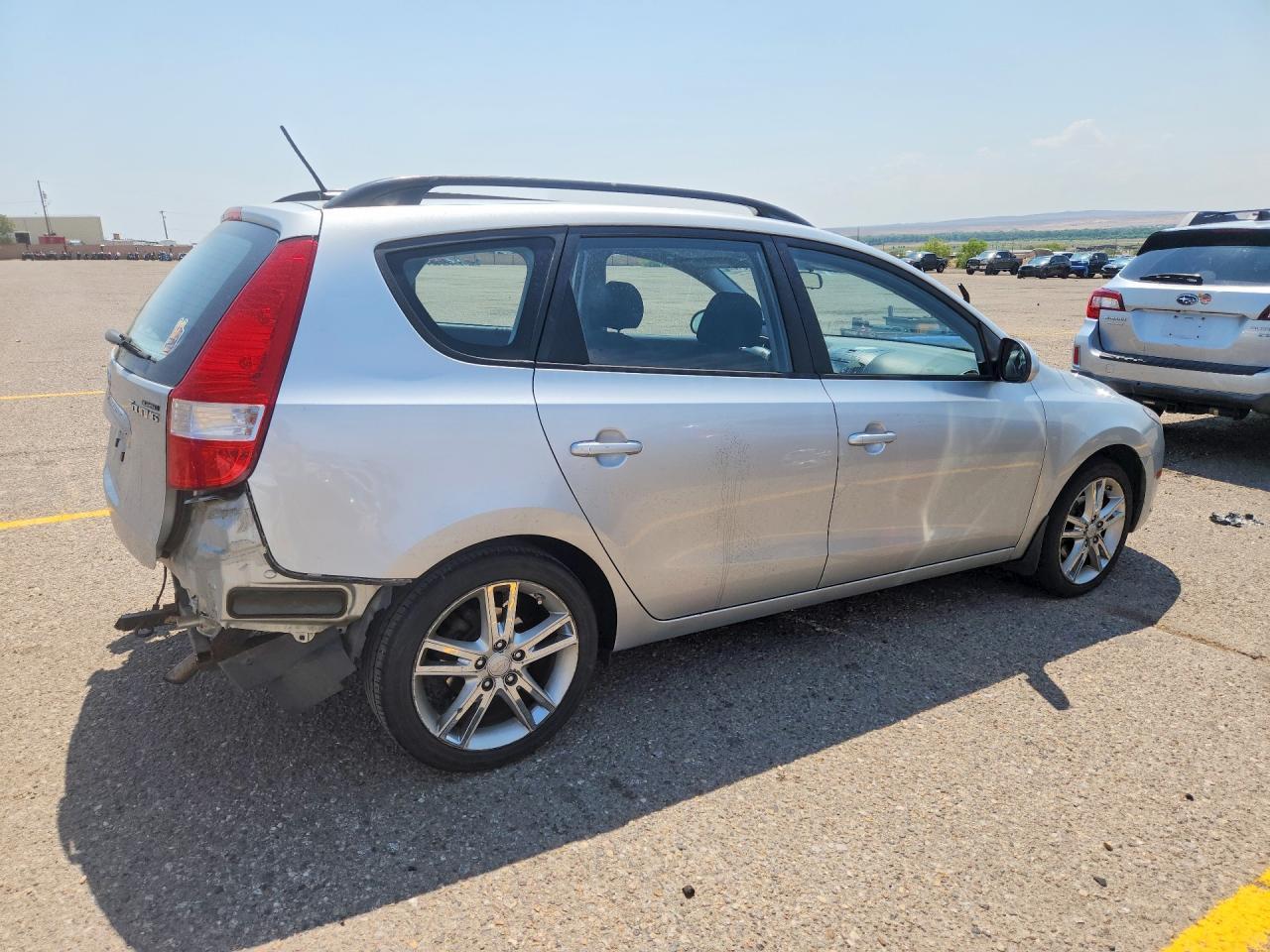 2010 Hyundai Elantra Touring Se Silver vin: KMHDC8AE0AU064465
