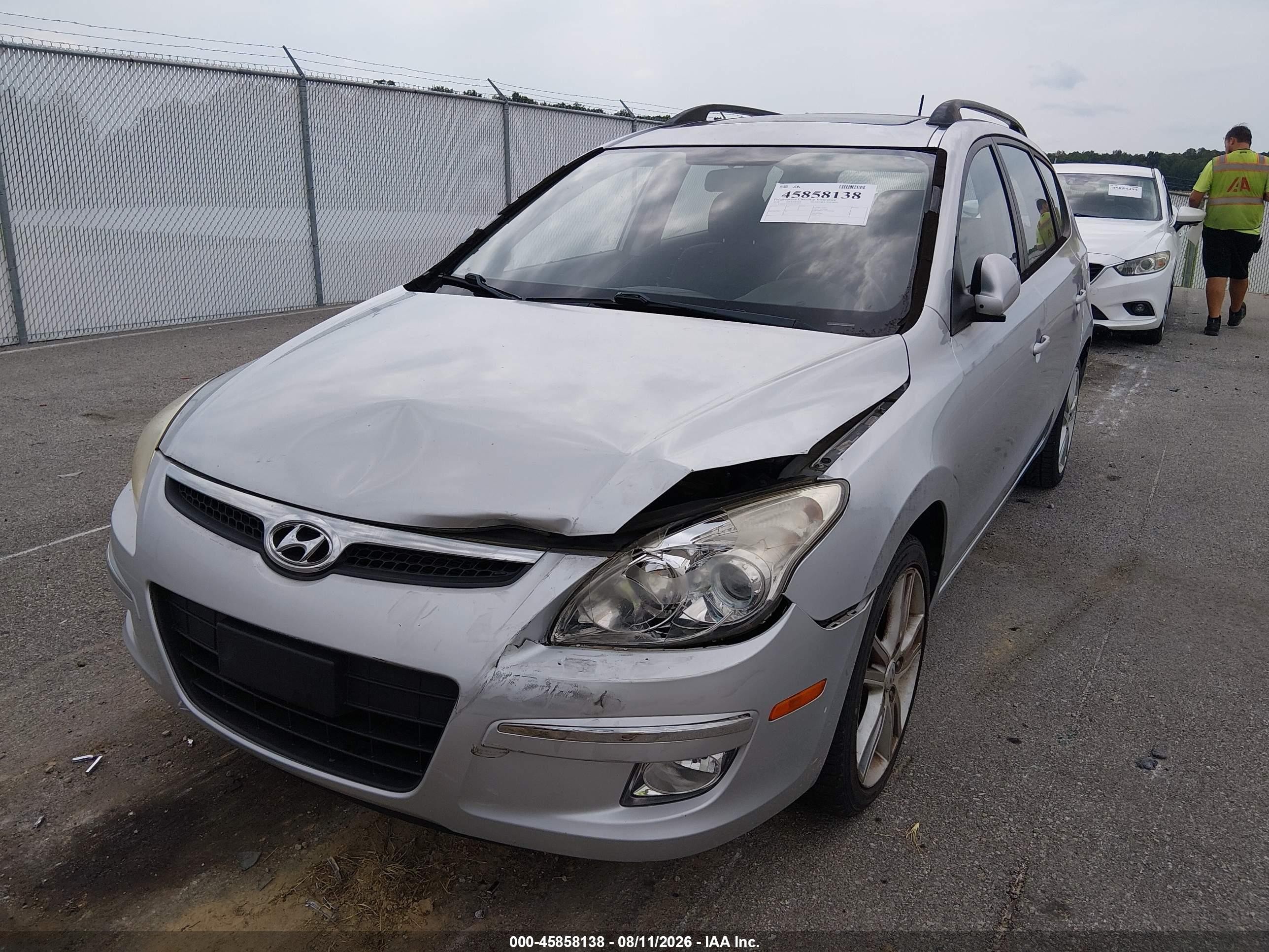 2010 Hyundai Elantra Touring Se Silver vin: KMHDC8AE0AU076891