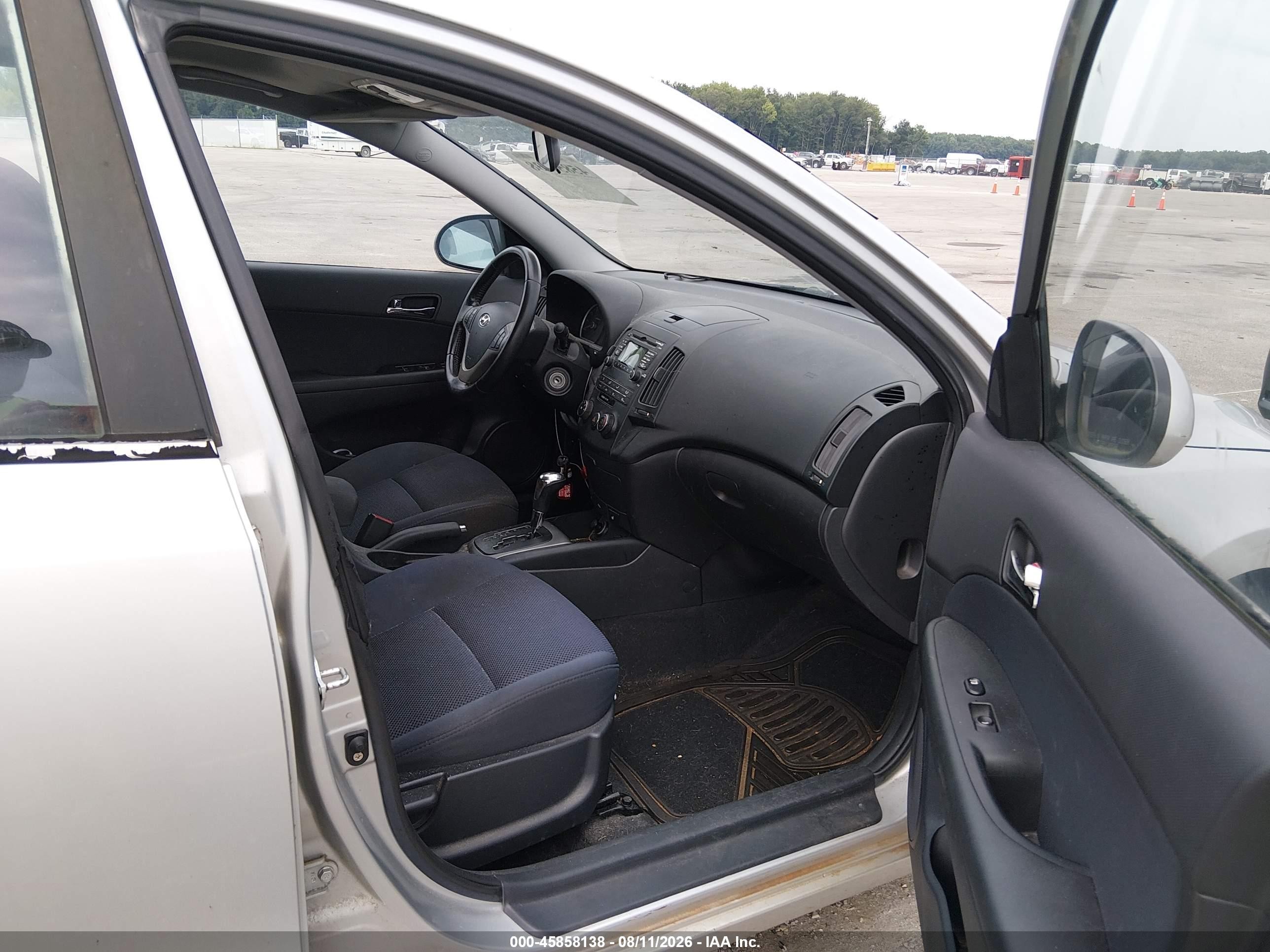 2010 Hyundai Elantra Touring Se Silver vin: KMHDC8AE0AU076891