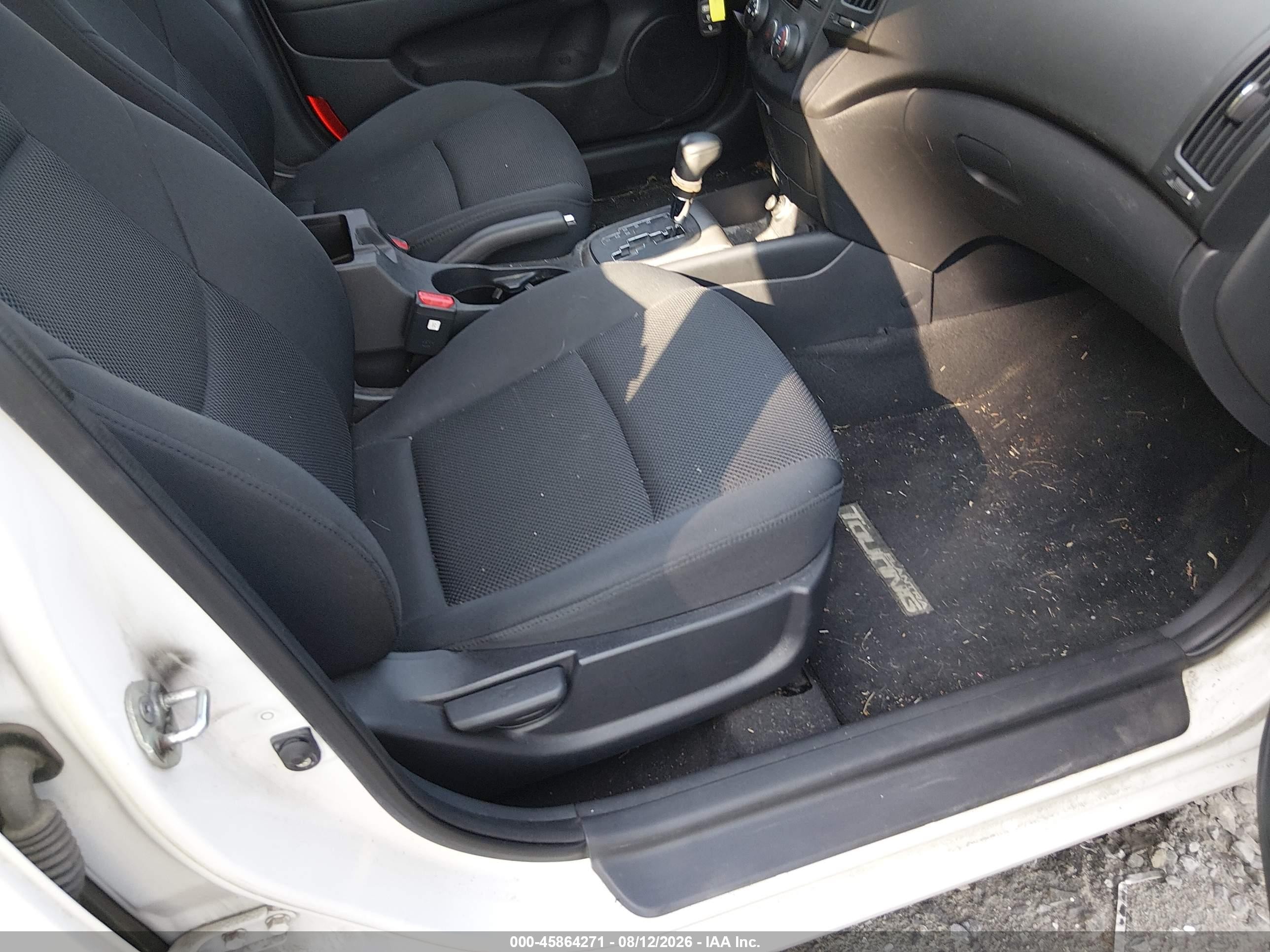 2010 Hyundai Elantra Touring Gls White vin: KMHDC8AE1AU055404