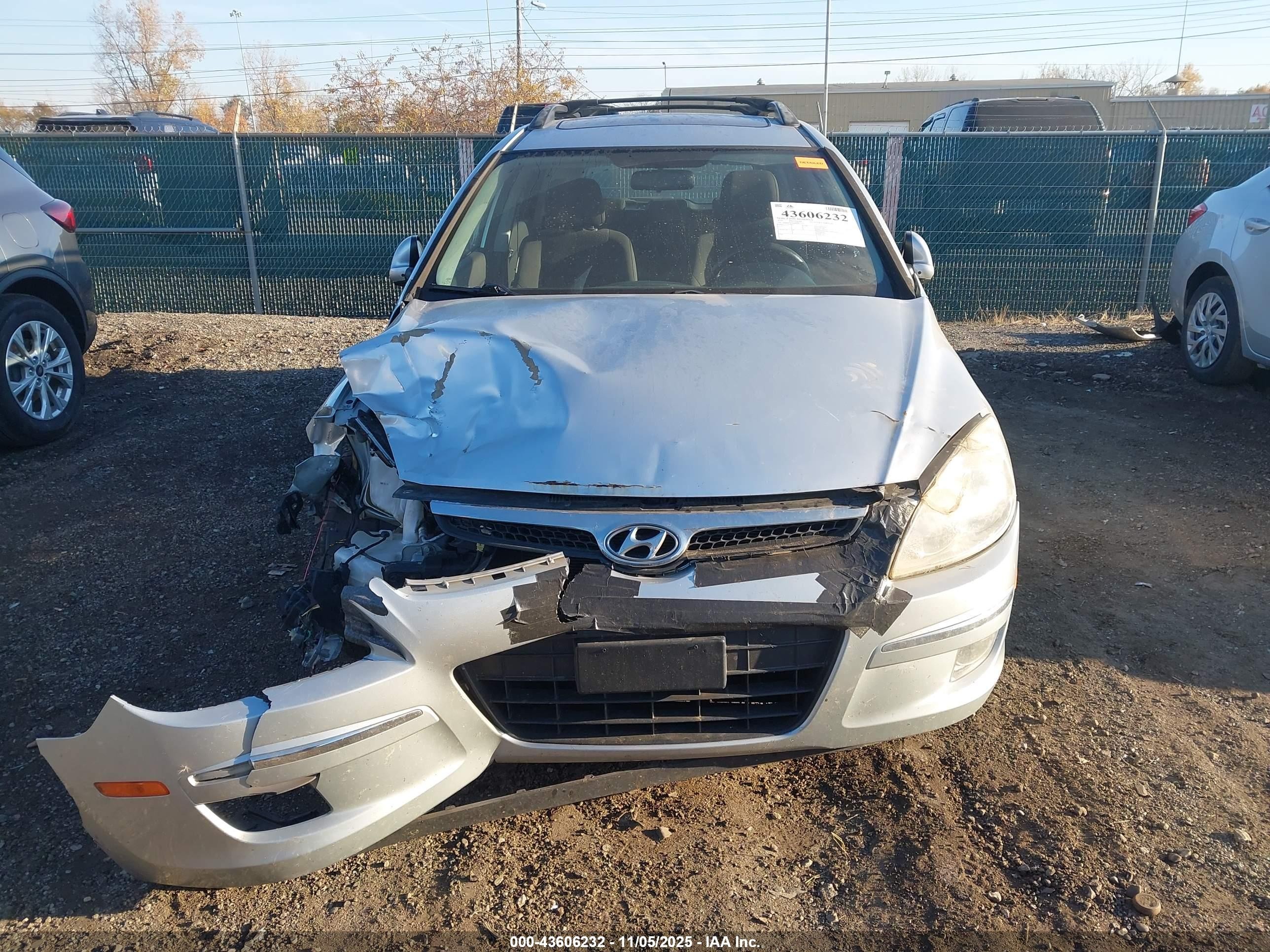 2010 Hyundai Elantra Touring Se Silver vin: KMHDC8AE1AU061123