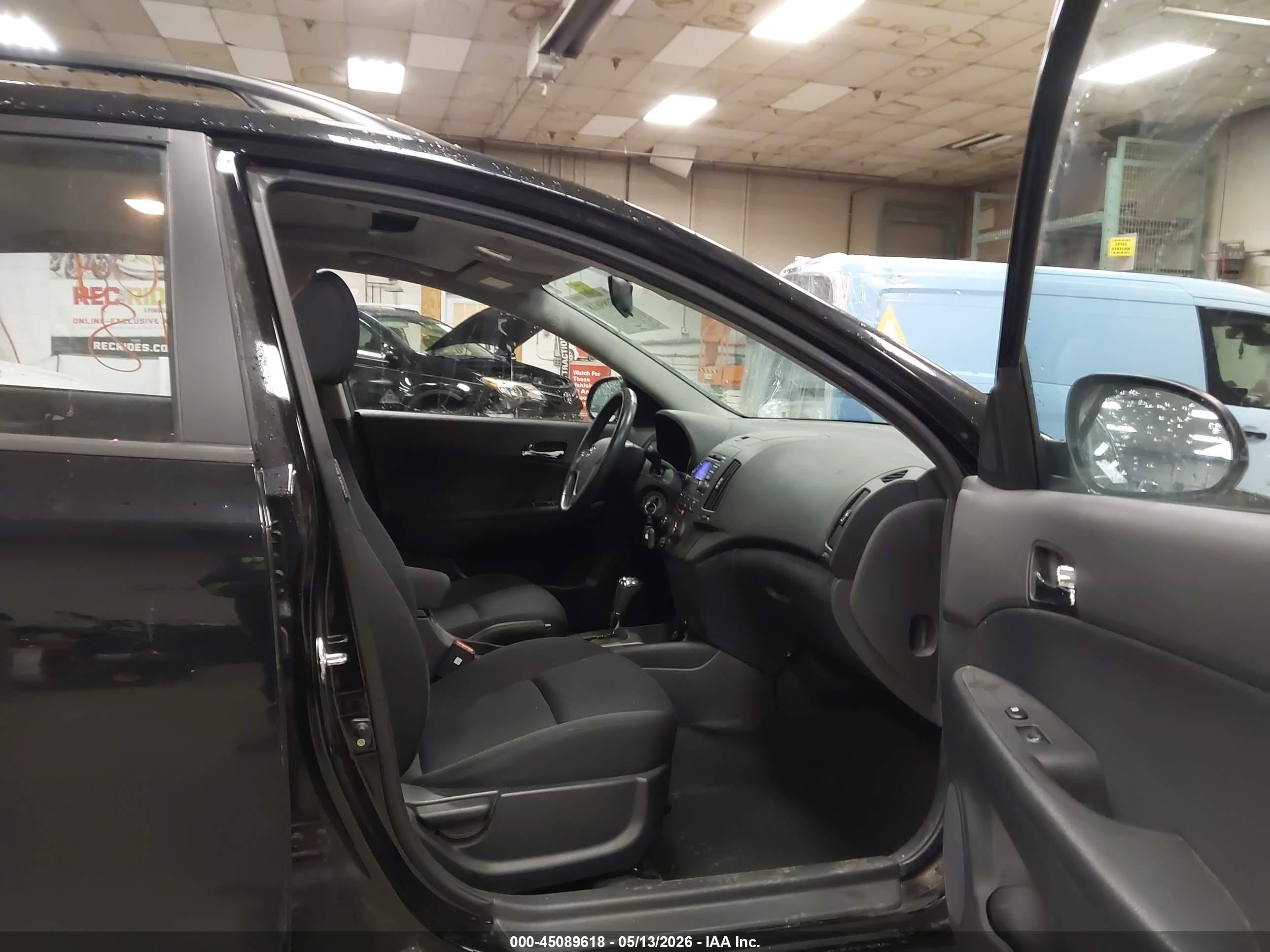 2010 Hyundai Elantra Touring Se Black vin: KMHDC8AE1AU075751