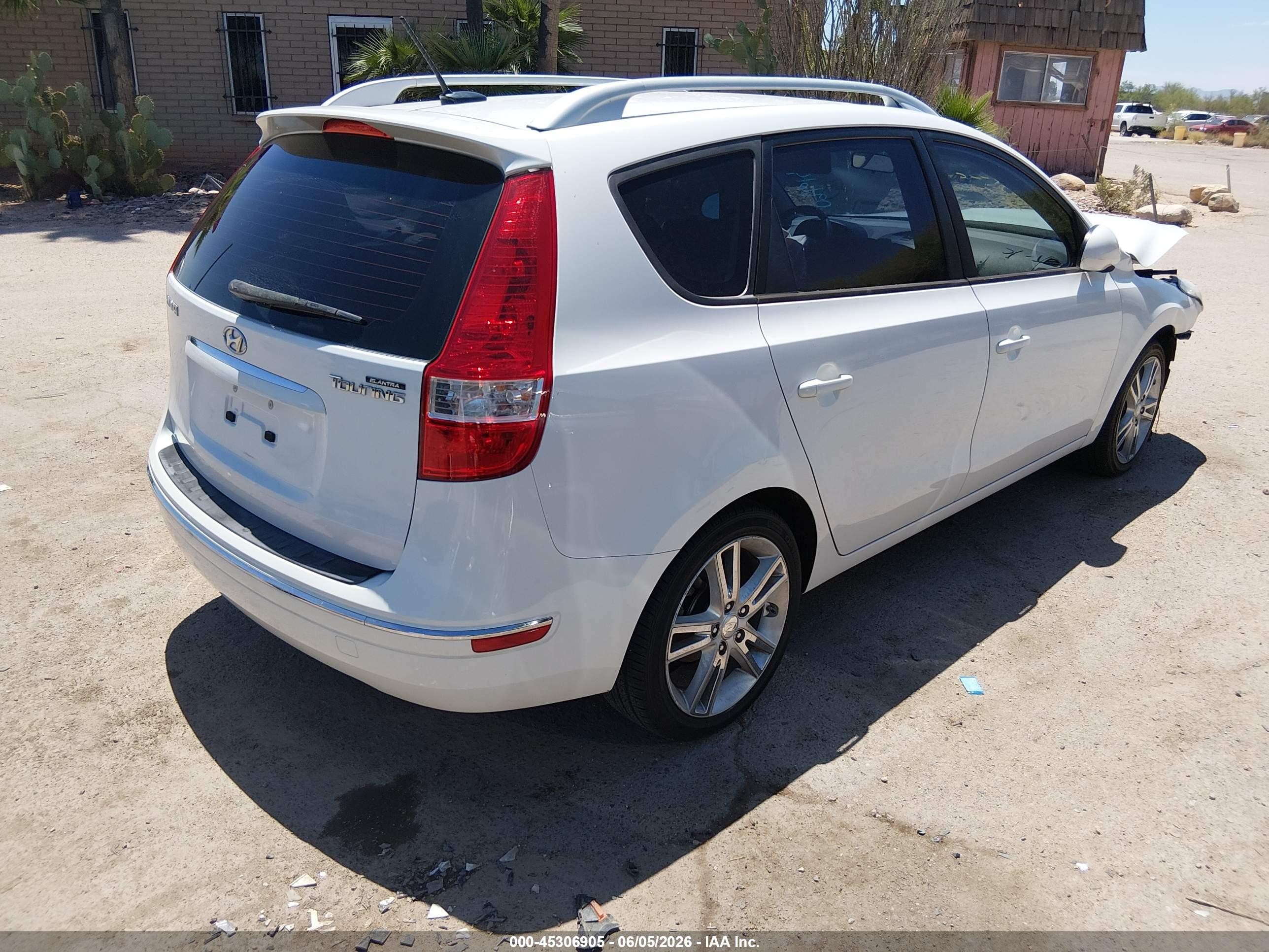 2011 Hyundai Elantra Touring Se White vin: KMHDC8AE1BU096147