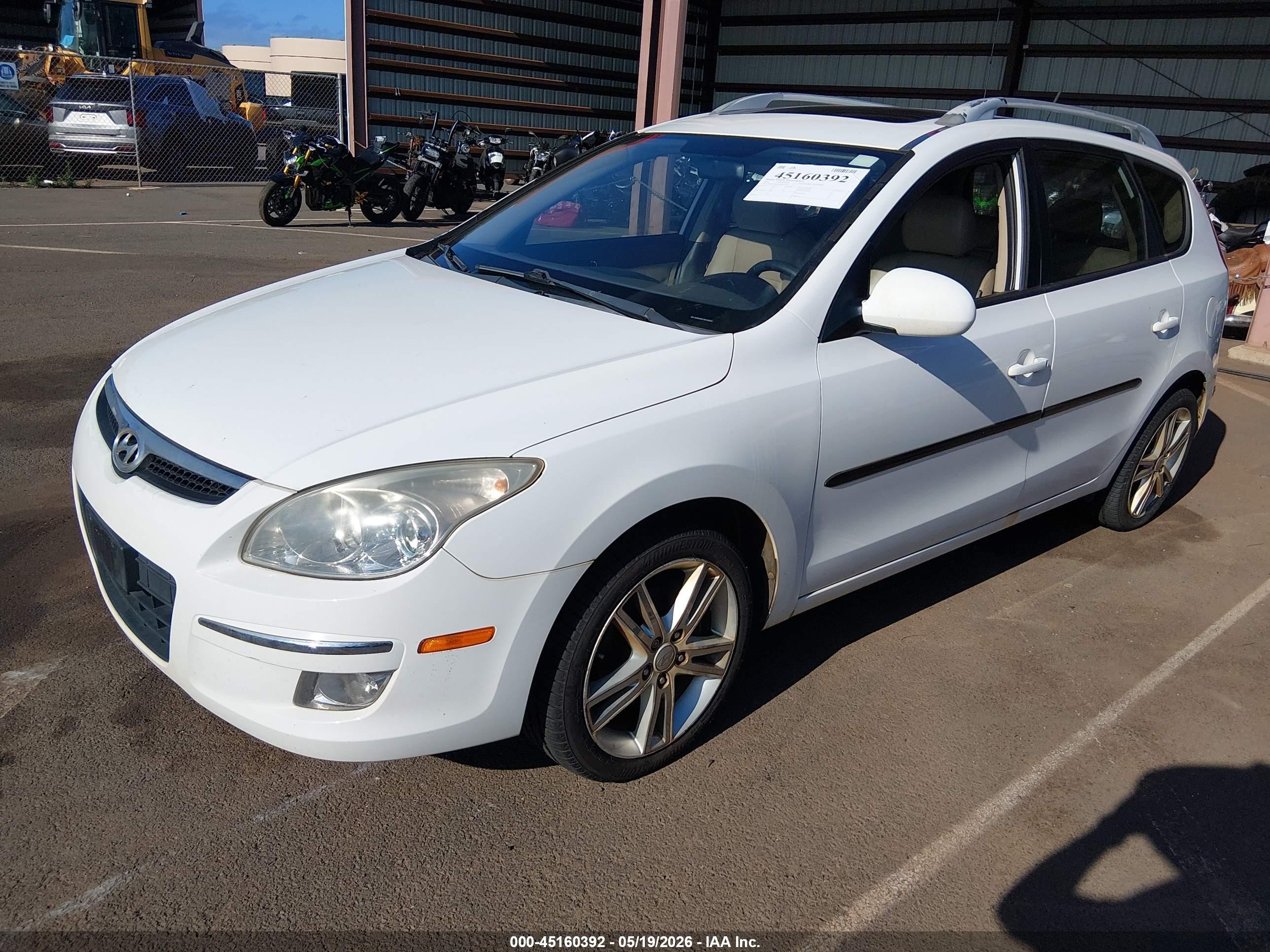 2011 Hyundai Elantra Touring Se Белый vin: KMHDC8AE1BU102254
