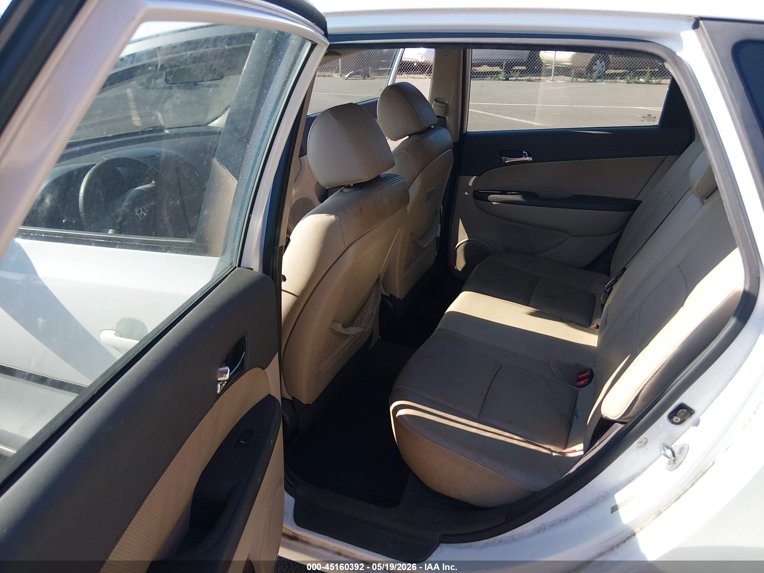 2011 Hyundai Elantra Touring Se Белый vin: KMHDC8AE1BU102254
