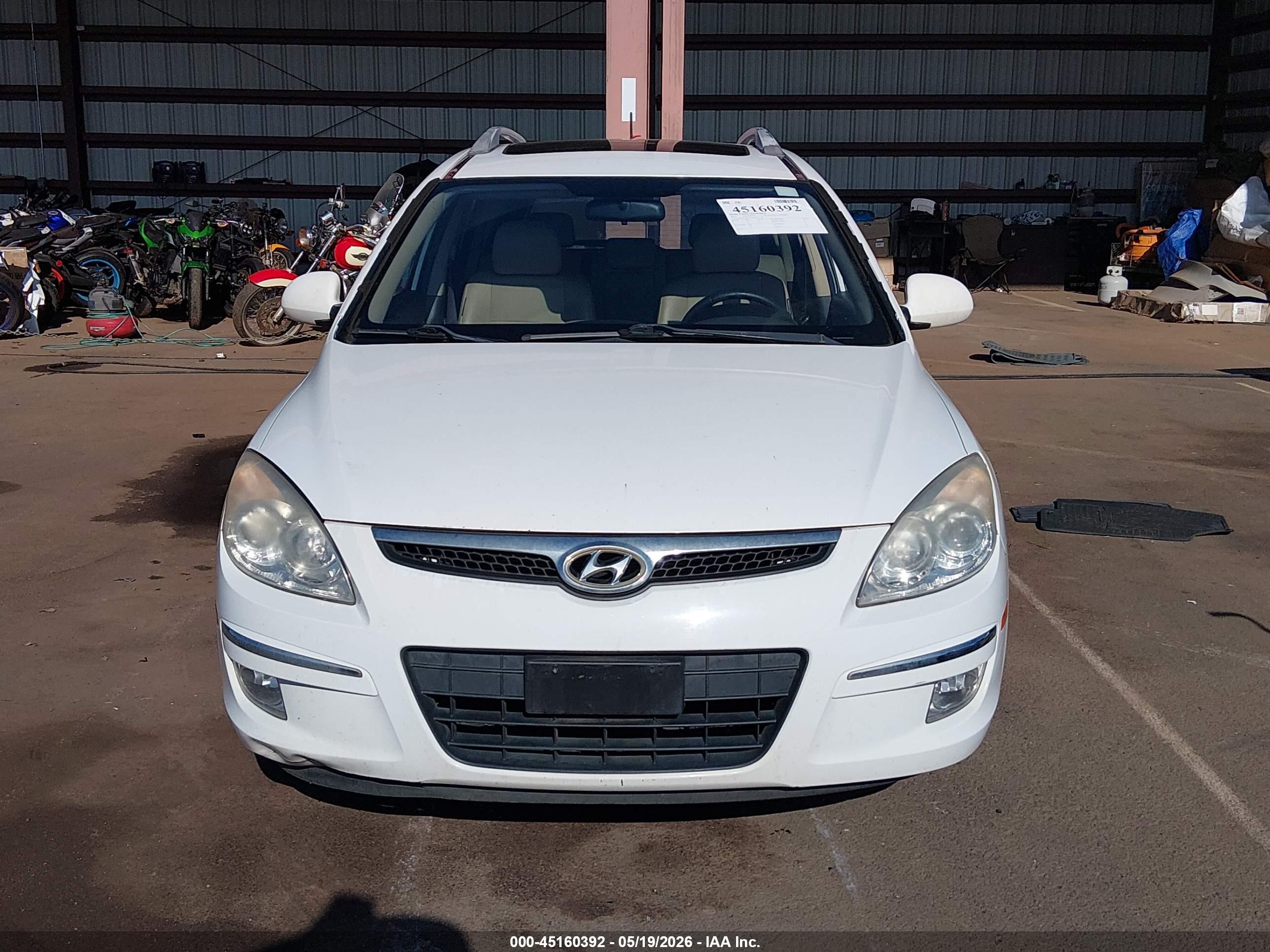 2011 Hyundai Elantra Touring Se Белый vin: KMHDC8AE1BU102254