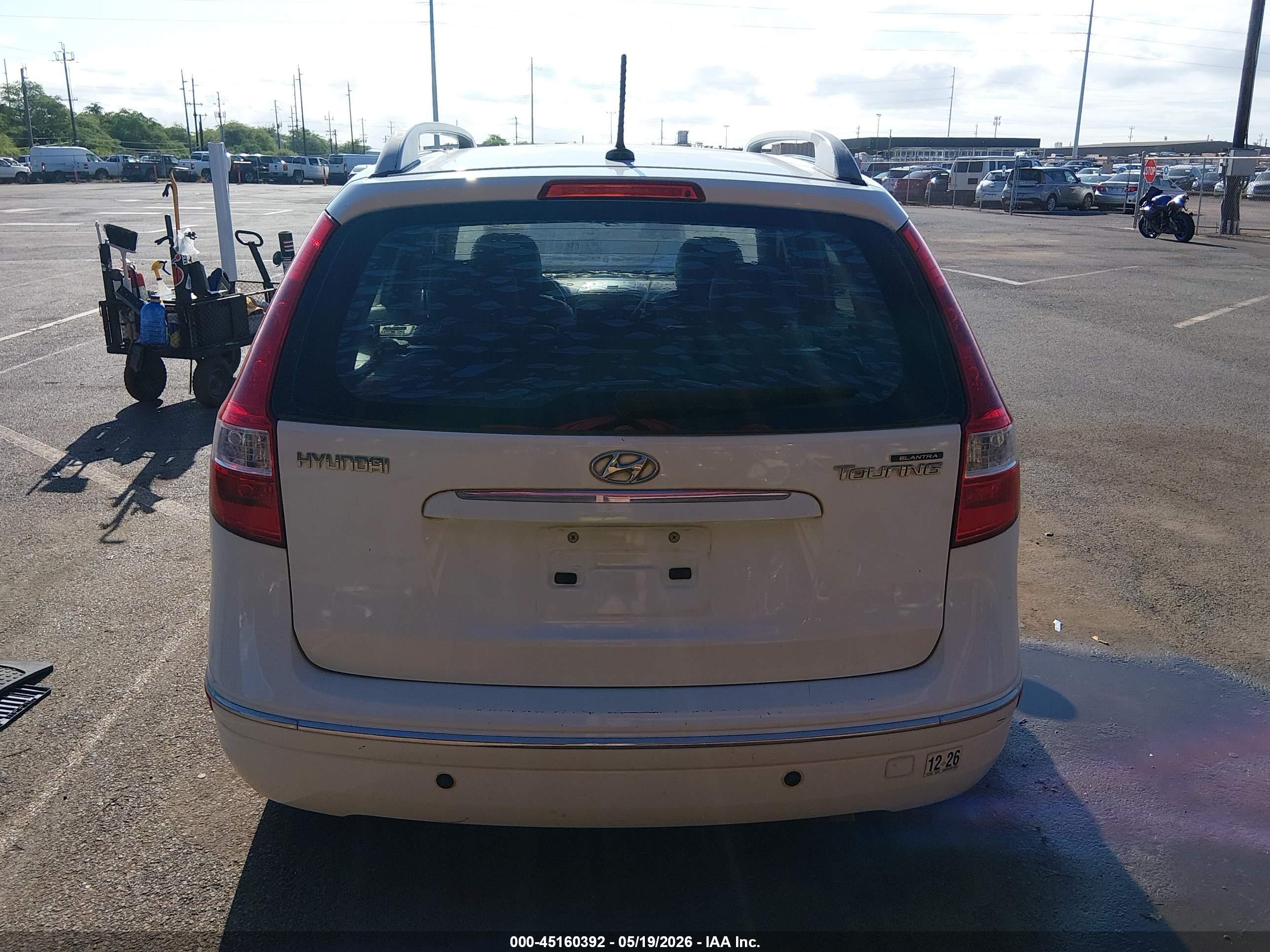 2011 Hyundai Elantra Touring Se Белый vin: KMHDC8AE1BU102254