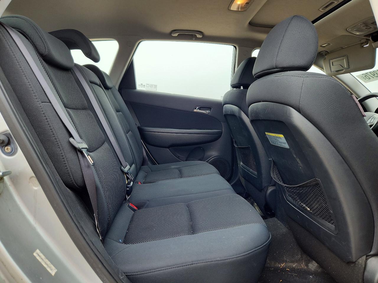 2010 Hyundai Elantra Touring Se Silver vin: KMHDC8AE2AU053712