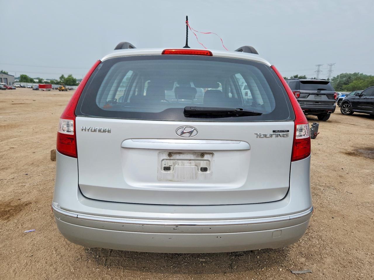2010 Hyundai Elantra Touring Se Silver vin: KMHDC8AE2AU053712