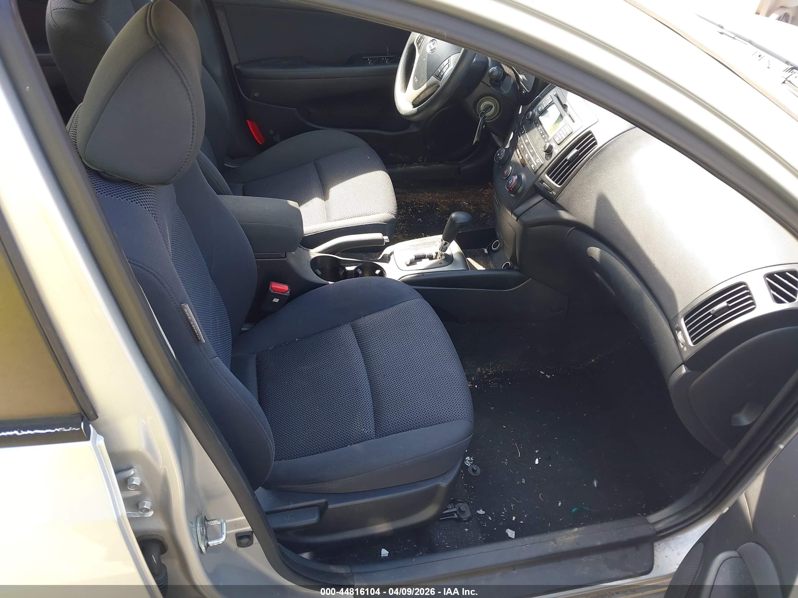 2010 Hyundai Elantra Touring Gls Серебряный vin: KMHDC8AE2AU076293