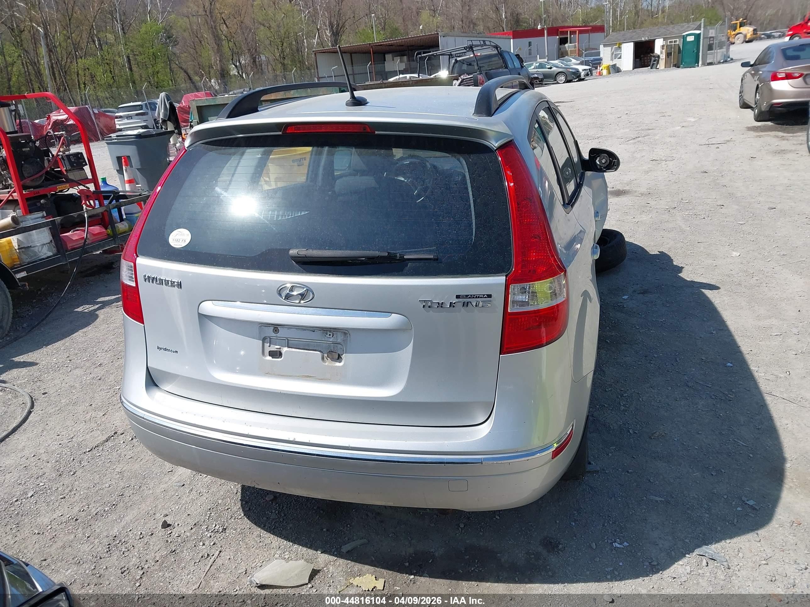 2010 Hyundai Elantra Touring Gls Серебряный vin: KMHDC8AE2AU076293