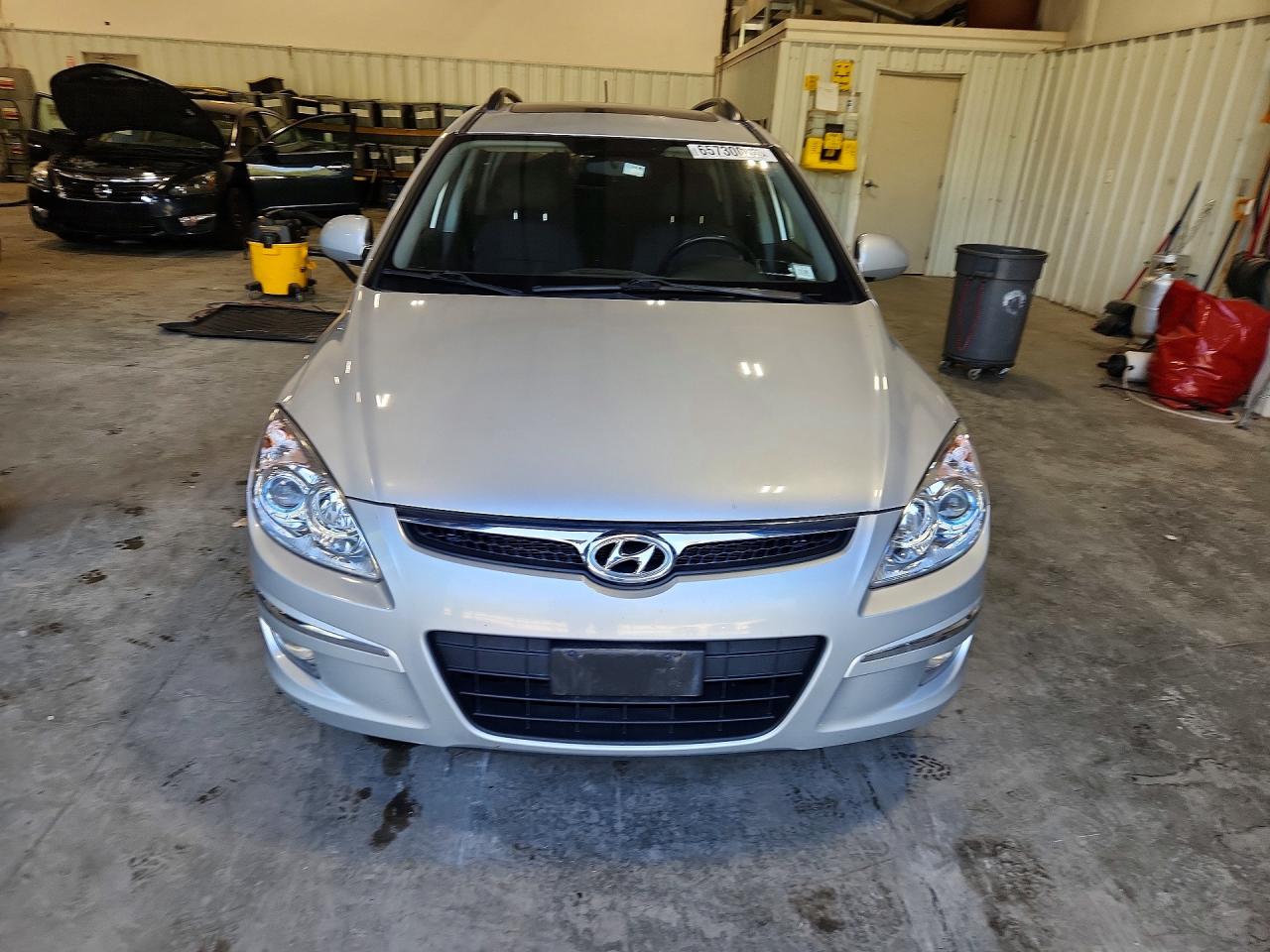 2010 Hyundai Elantra Touring Se Silver vin: KMHDC8AE3AU068851