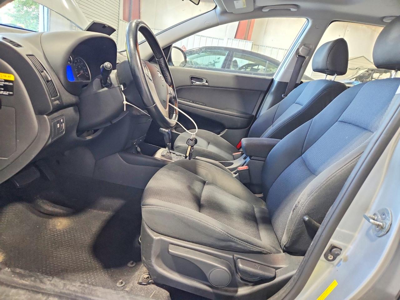 2010 Hyundai Elantra Touring Se Silver vin: KMHDC8AE3AU068851