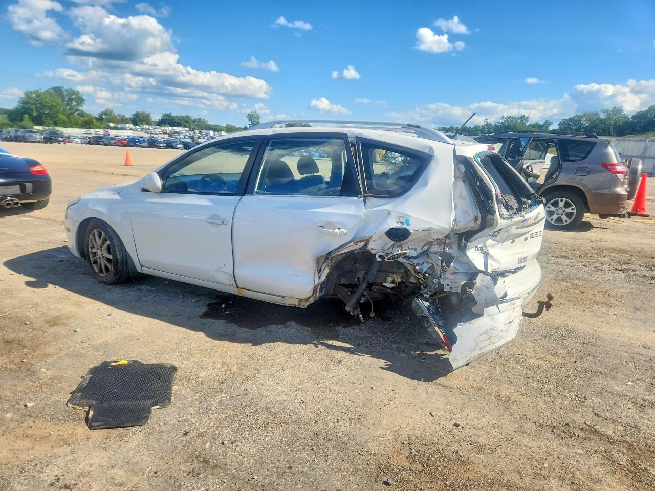 2012 Hyundai Elantra Touring Gls White vin: KMHDC8AE3CU130672