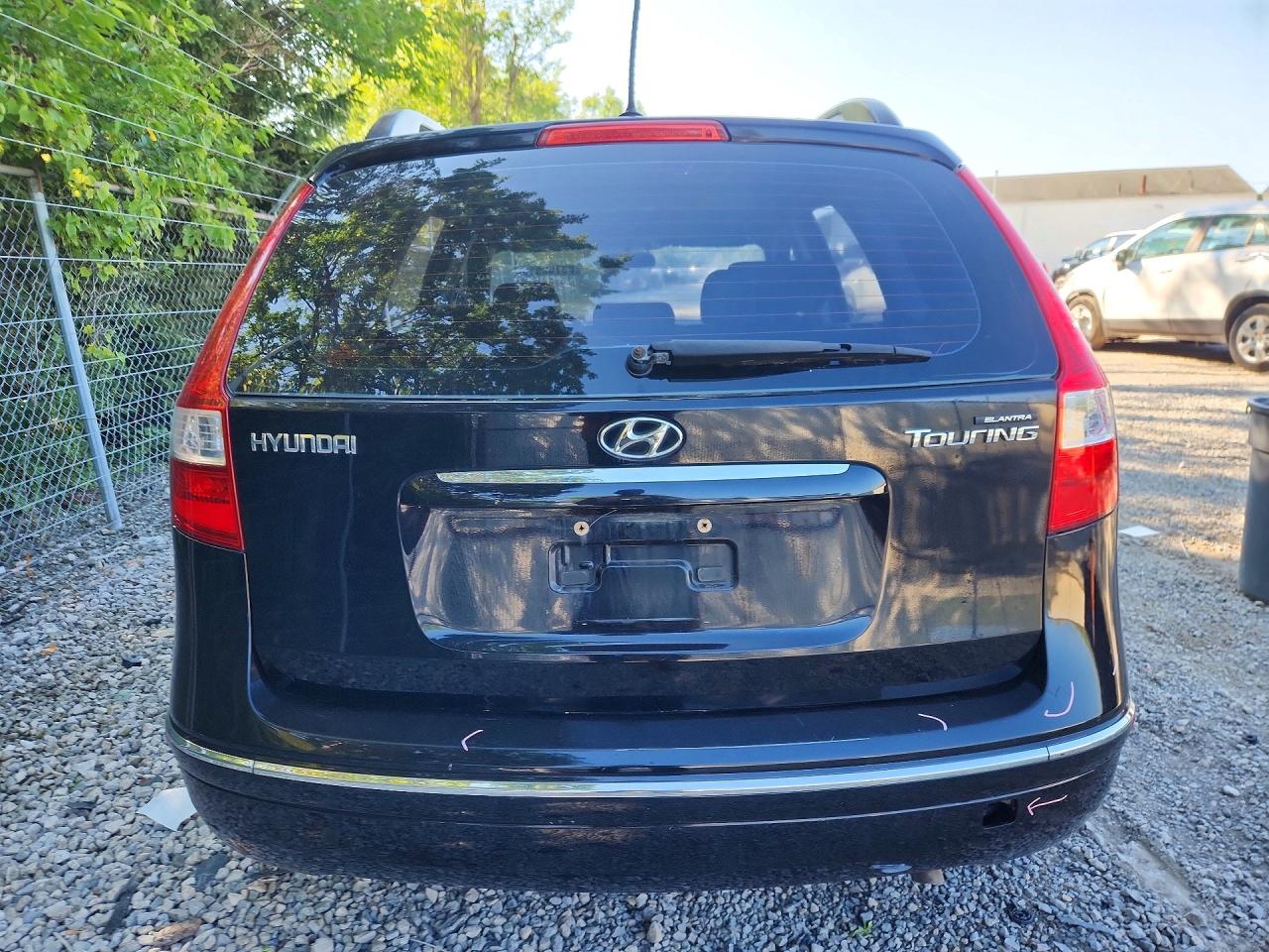2010 Hyundai Elantra Touring Se Black vin: KMHDC8AE4AU081088