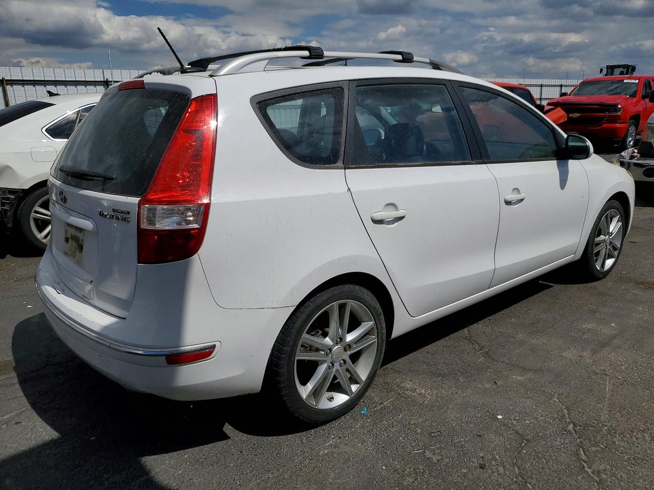 2012 Hyundai Elantra Touring Se White vin: KMHDC8AE4CU149070