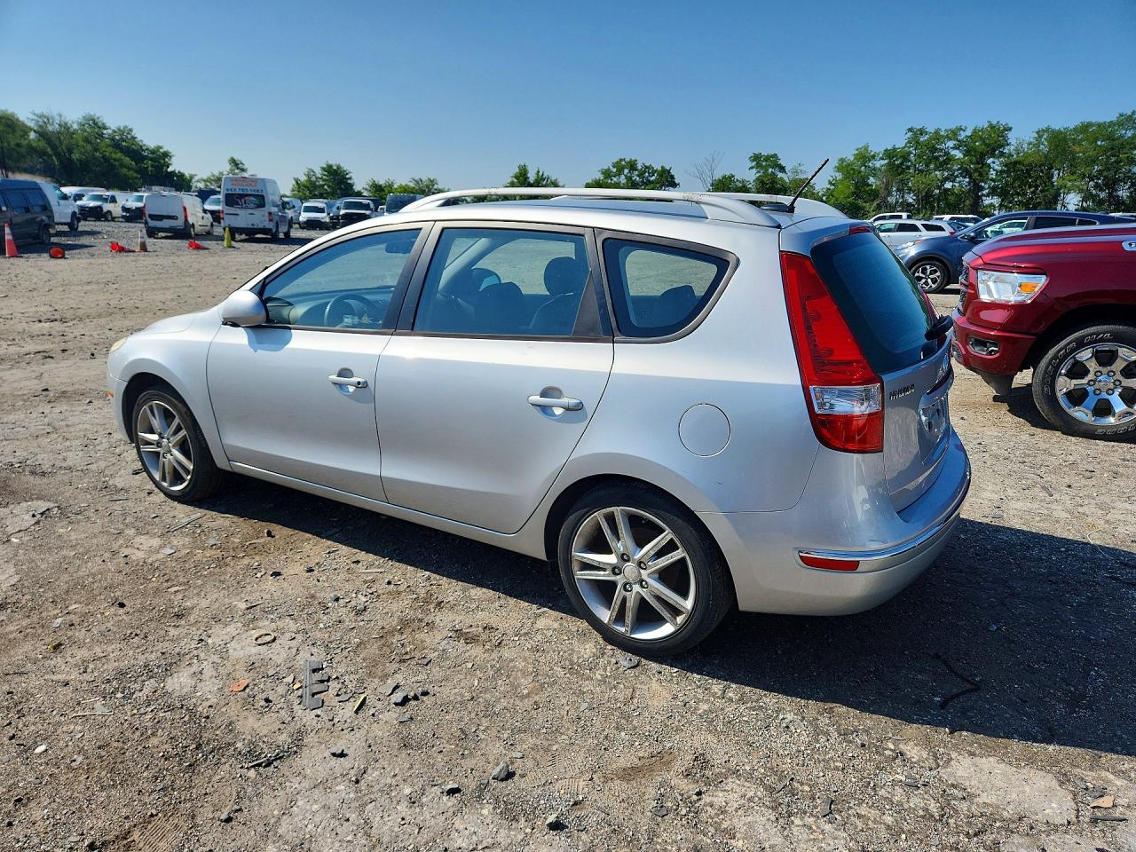 2011 Hyundai Elantra Touring Se Silver vin: KMHDC8AE5BU099617