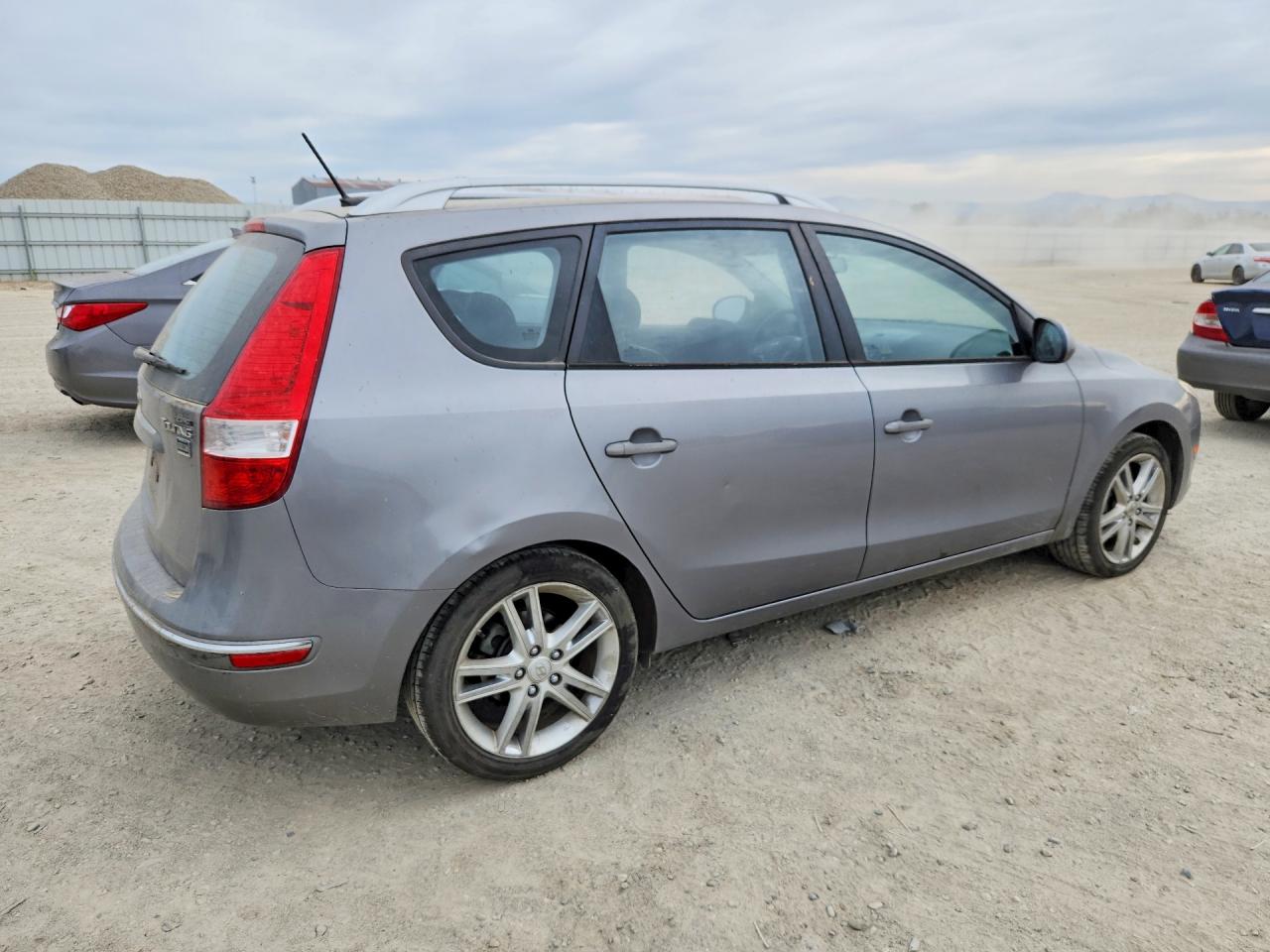 2011 Hyundai Elantra Touring Se Серый vin: KMHDC8AE5BU101141