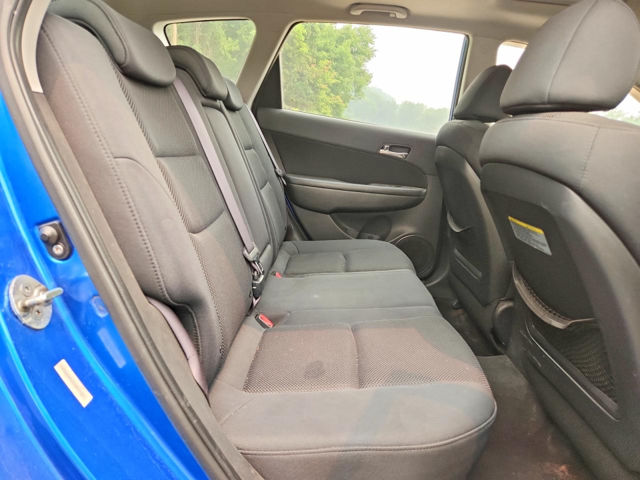 2010 Hyundai Elantra Touring Se Blue vin: KMHDC8AE6AU057035