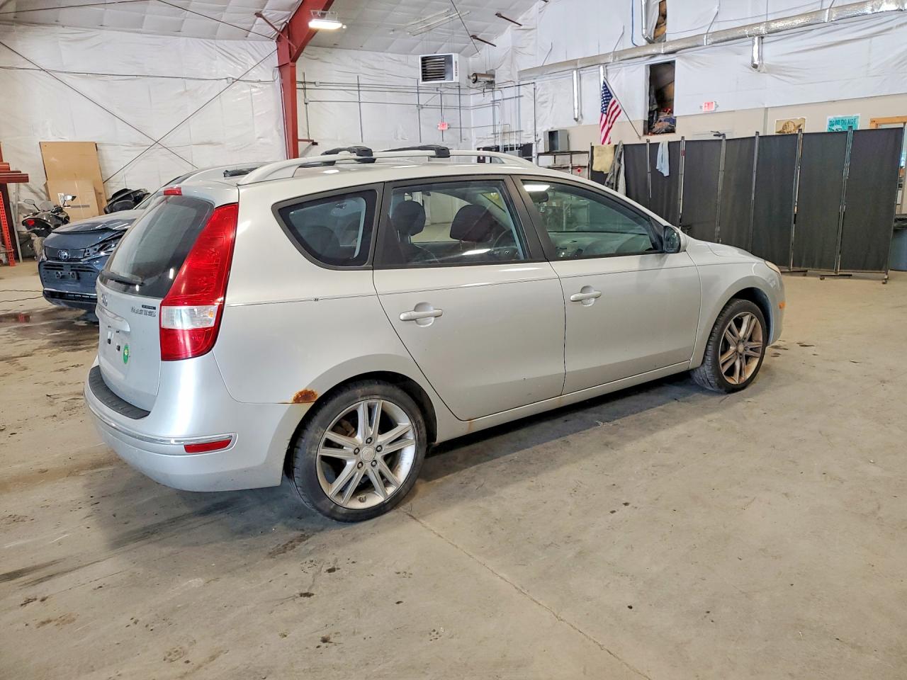 2011 Hyundai Elantra Touring Se Silver vin: KMHDC8AE6BU096547