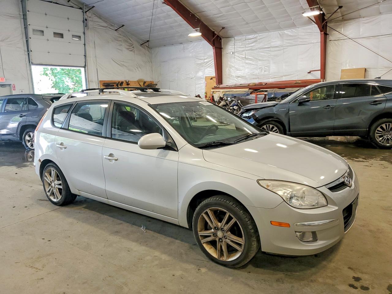 2011 Hyundai Elantra Touring Se Silver vin: KMHDC8AE6BU096547