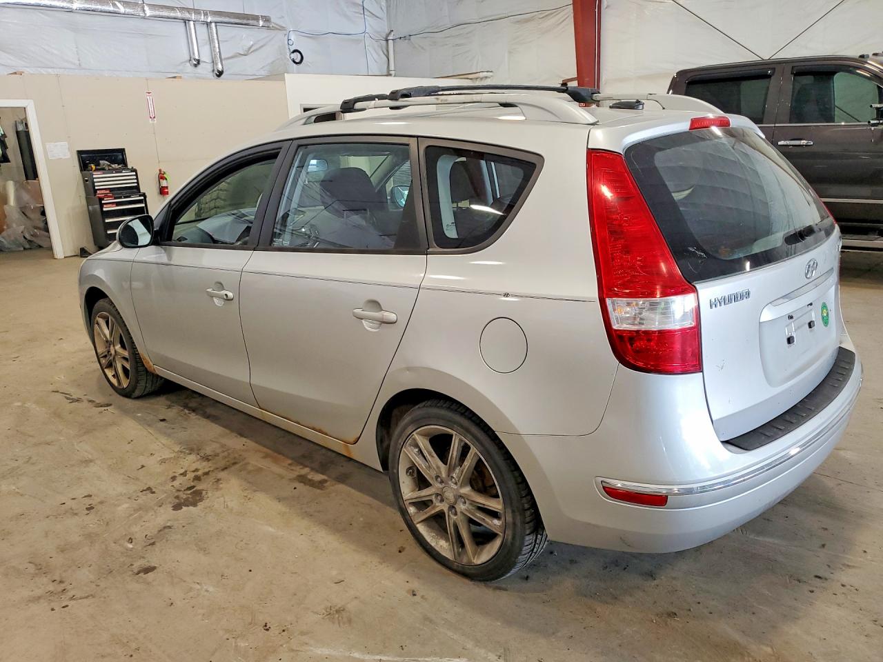 2011 Hyundai Elantra Touring Se Silver vin: KMHDC8AE6BU096547