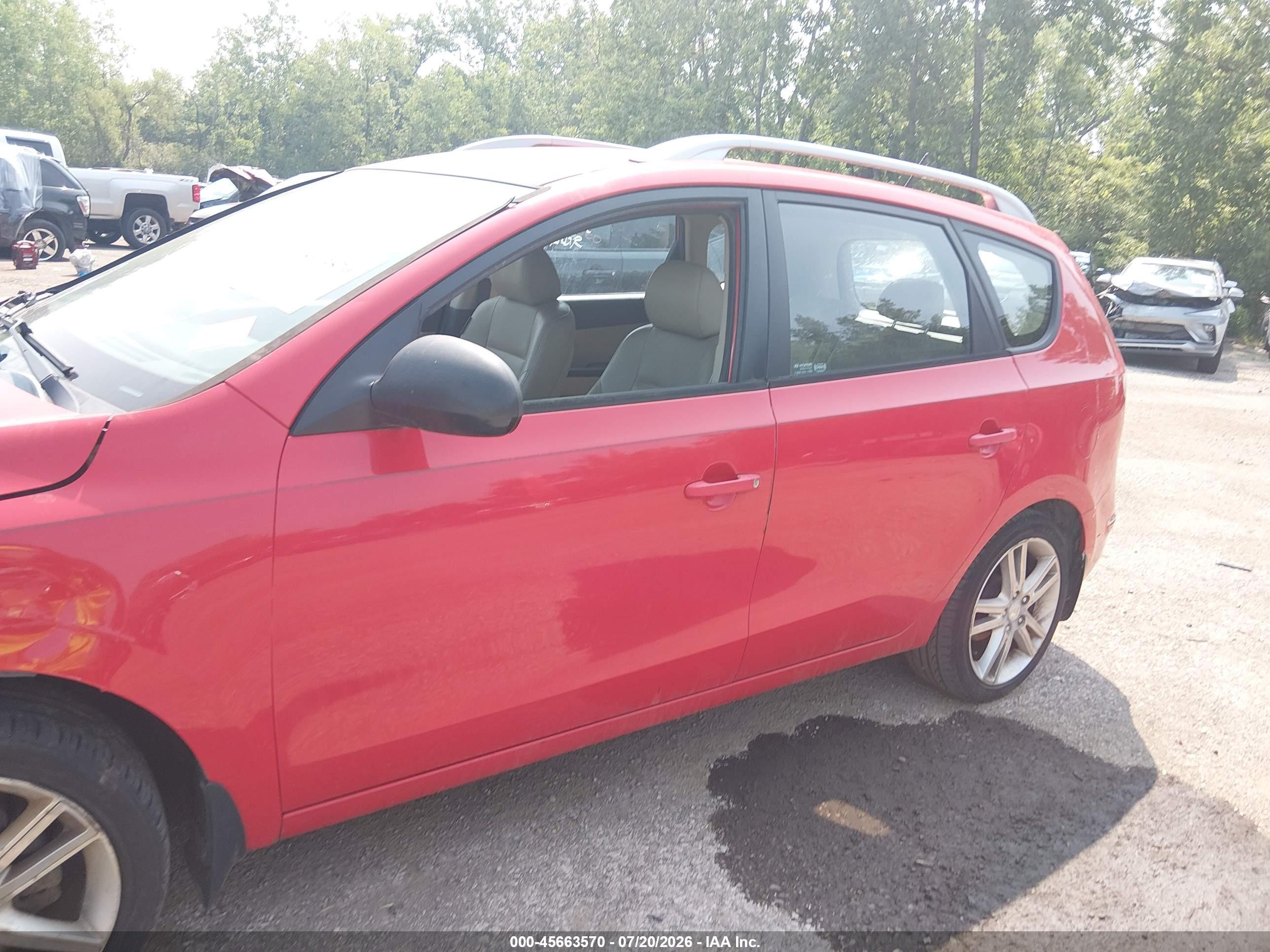 2011 Hyundai Elantra Touring Se Красный vin: KMHDC8AE6BU102086