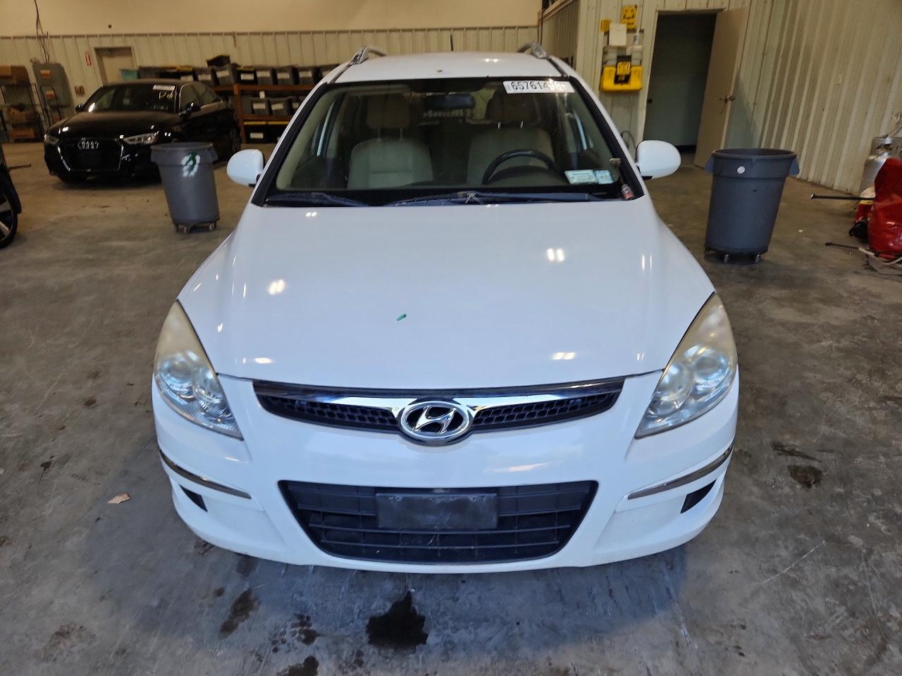 2011 Hyundai Elantra Touring Gls White vin: KMHDC8AE6BU113444