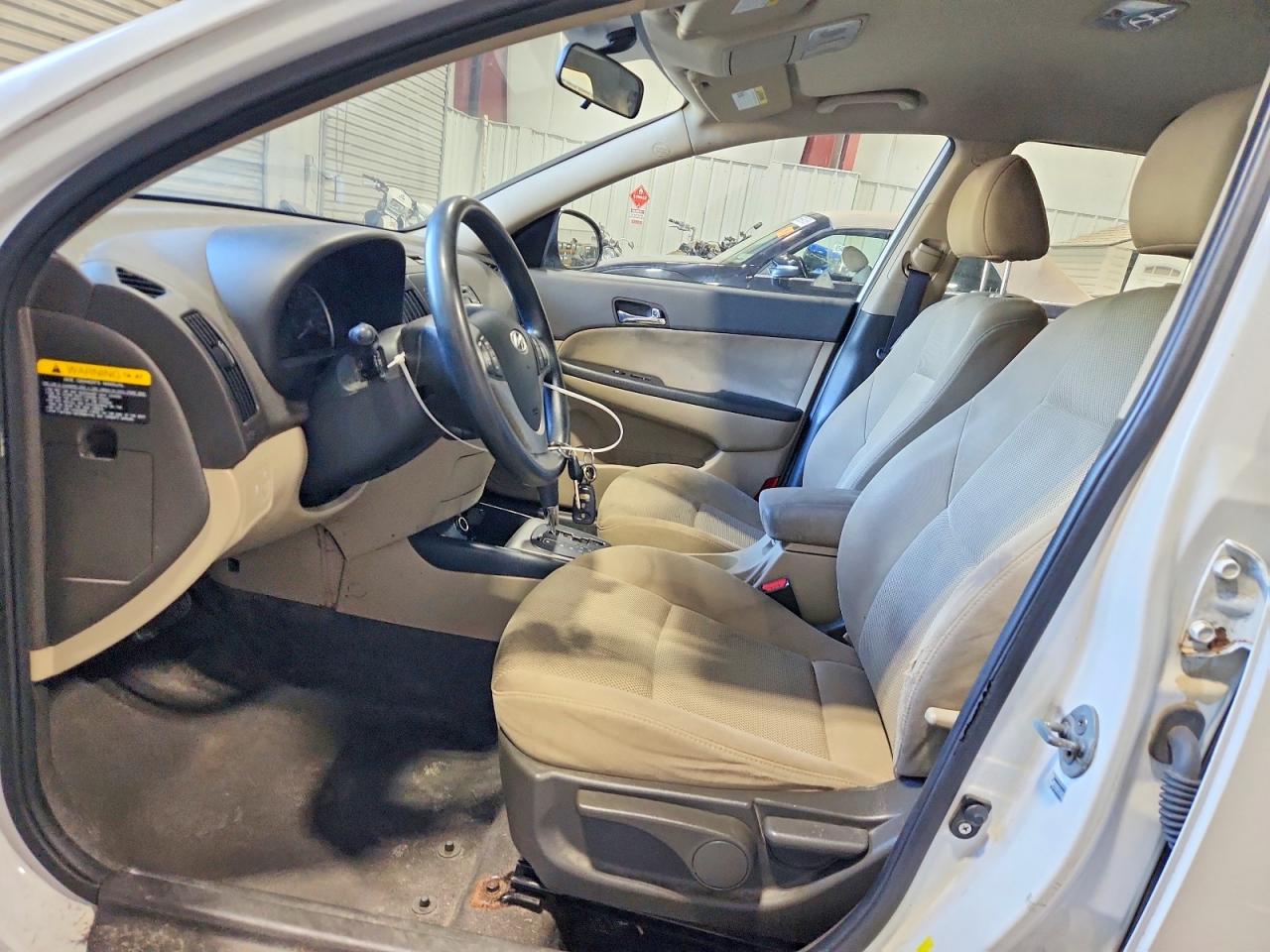 2011 Hyundai Elantra Touring Gls White vin: KMHDC8AE6BU113444