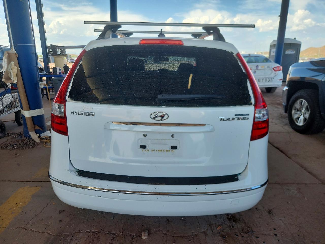 2012 Hyundai Elantra Touring Se White vin: KMHDC8AE6CU128236
