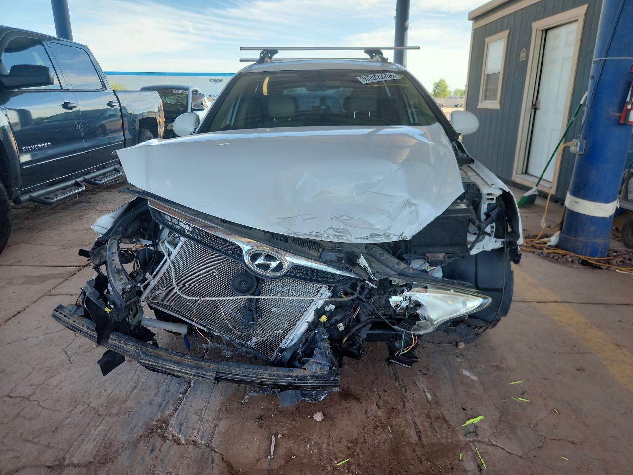 2012 Hyundai Elantra Touring Se White vin: KMHDC8AE6CU128236