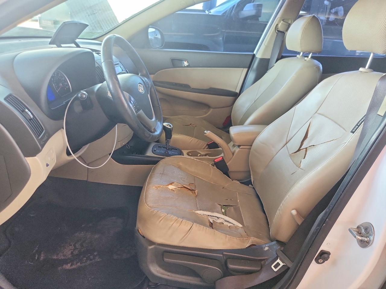 2012 Hyundai Elantra Touring Se White vin: KMHDC8AE6CU128236