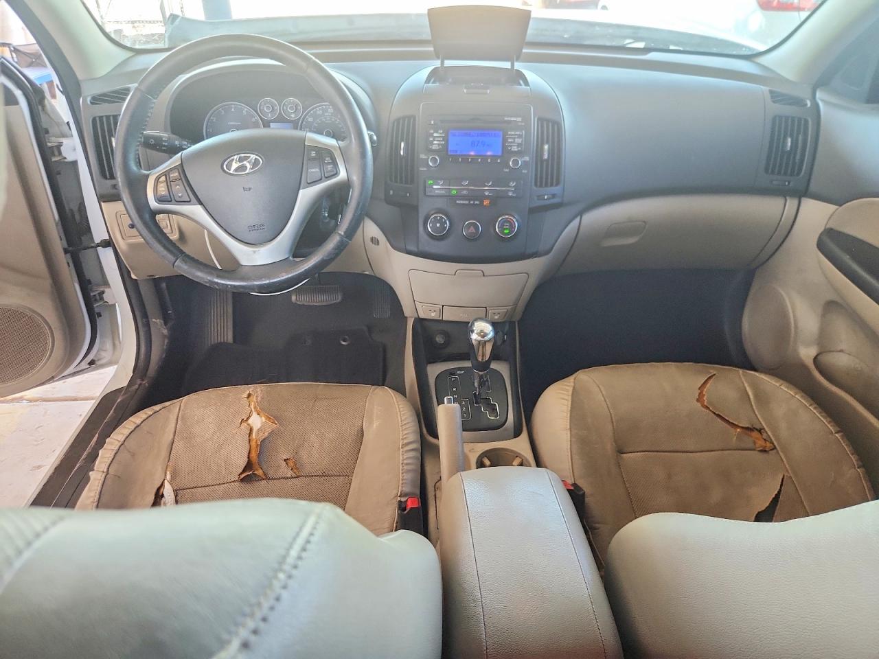 2012 Hyundai Elantra Touring Se White vin: KMHDC8AE6CU128236