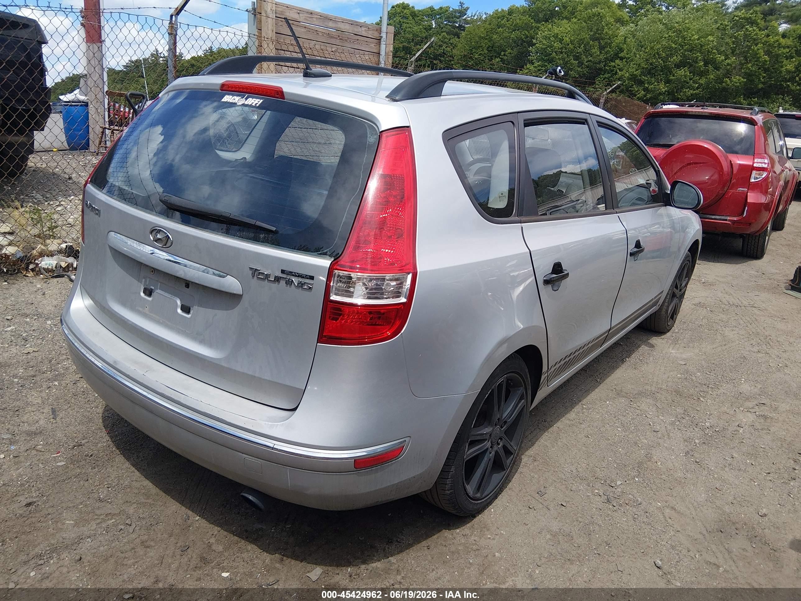 2010 Hyundai Elantra Touring Se Silver vin: KMHDC8AE7AU082719