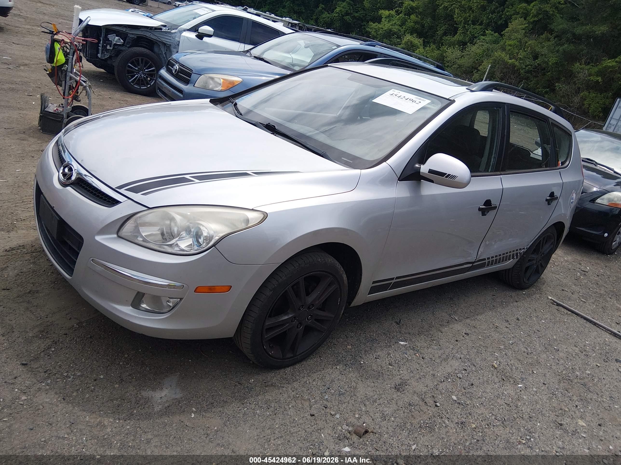 2010 Hyundai Elantra Touring Se Silver vin: KMHDC8AE7AU082719