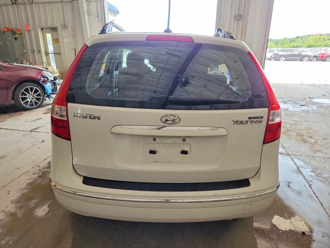 2011 Hyundai Elantra Touring Gls White vin: KMHDC8AE7BU088635