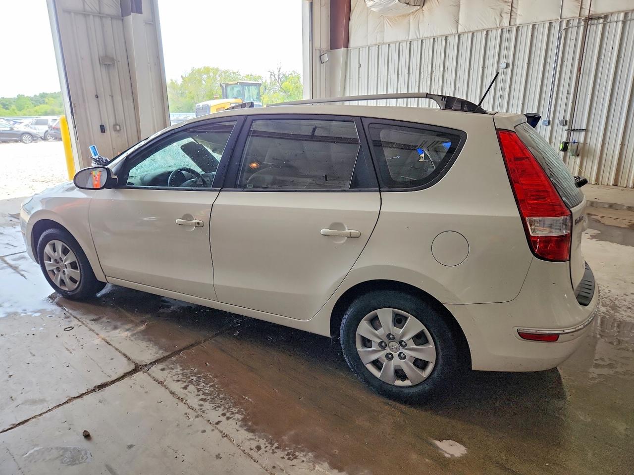 2011 Hyundai Elantra Touring Gls White vin: KMHDC8AE7BU088635