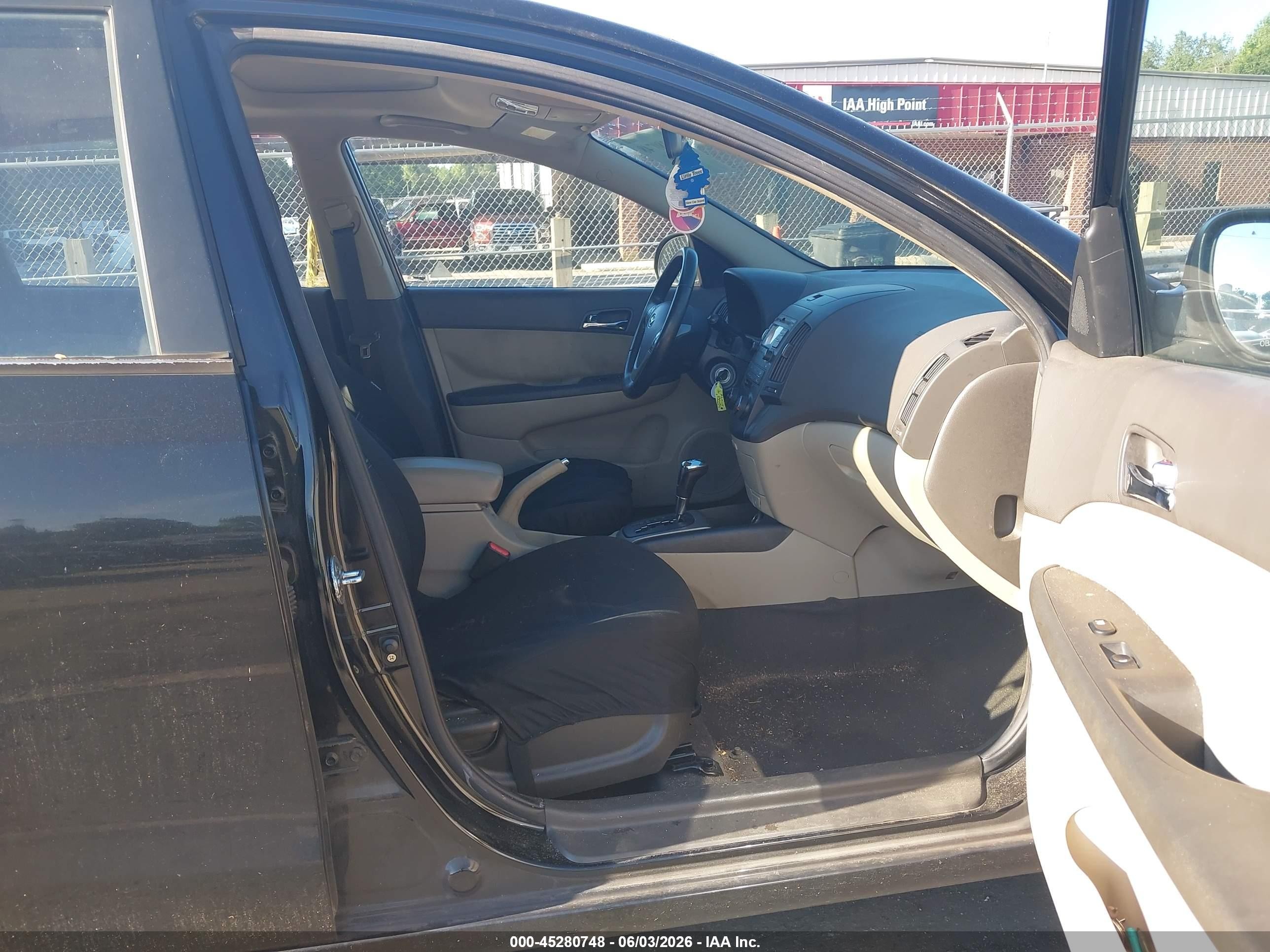 2011 Hyundai Elantra Touring Se Black vin: KMHDC8AE7BU120063