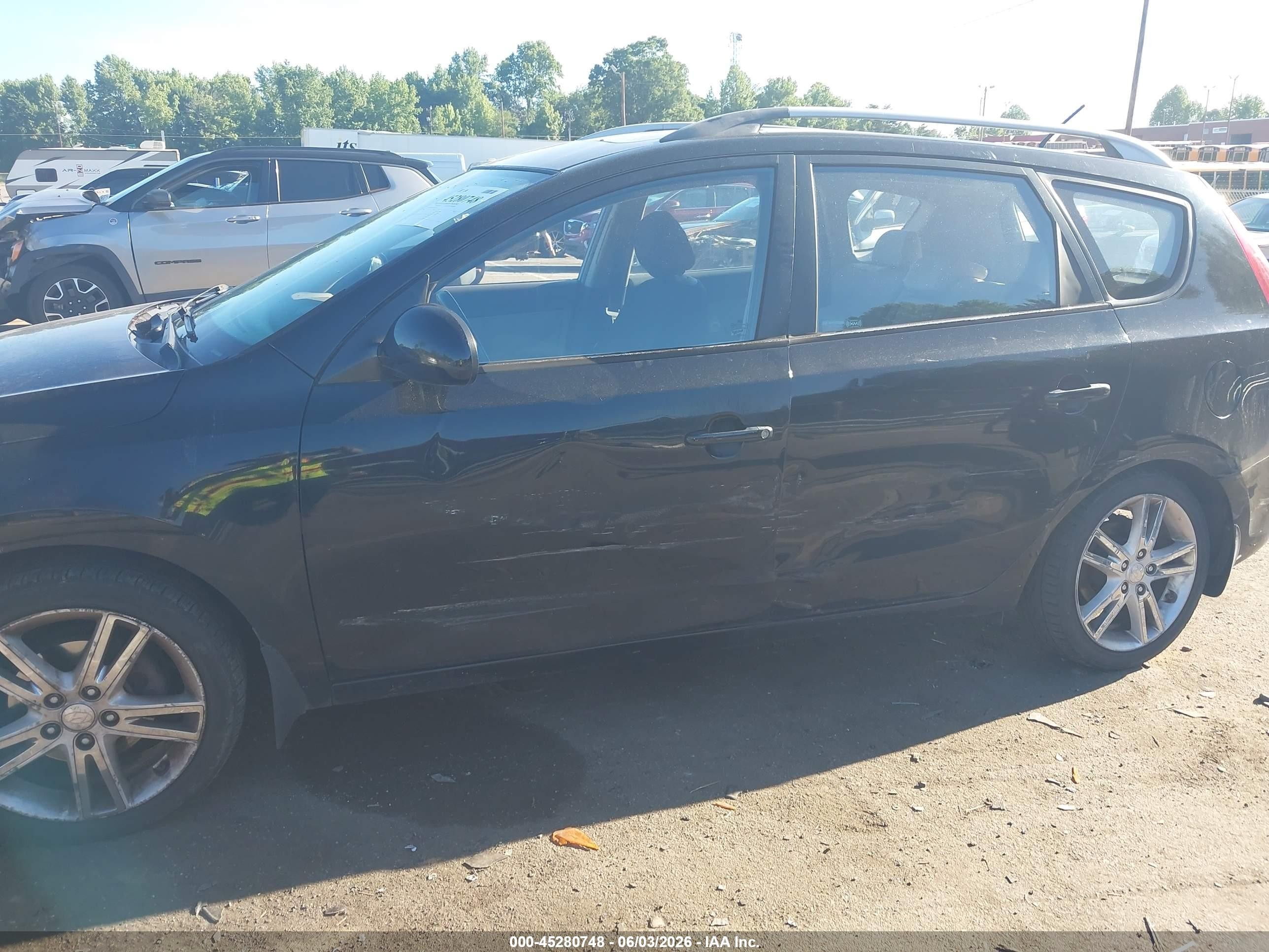 2011 Hyundai Elantra Touring Se Black vin: KMHDC8AE7BU120063