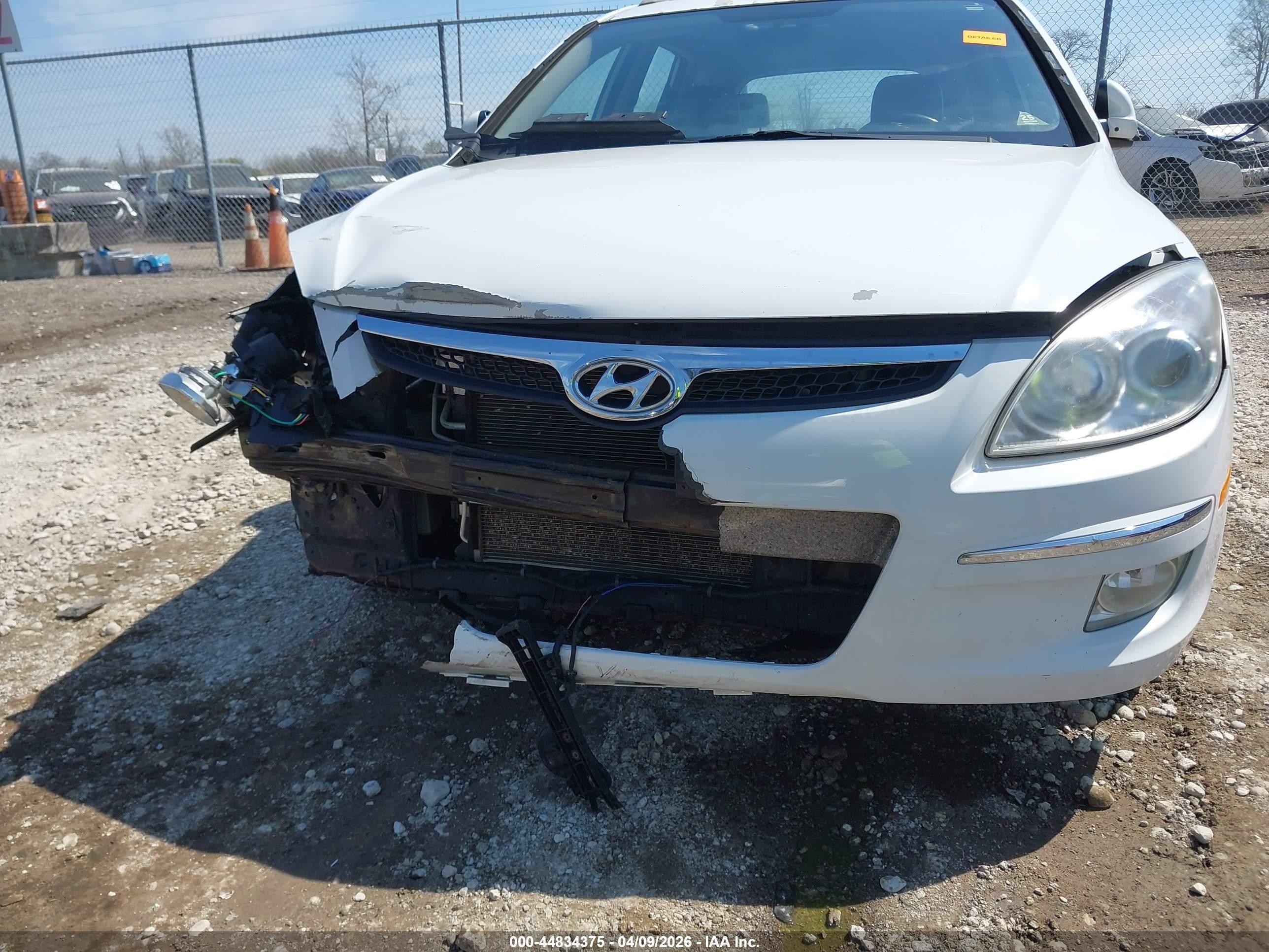2012 Hyundai Elantra Touring Se Белый vin: KMHDC8AE7CU127127