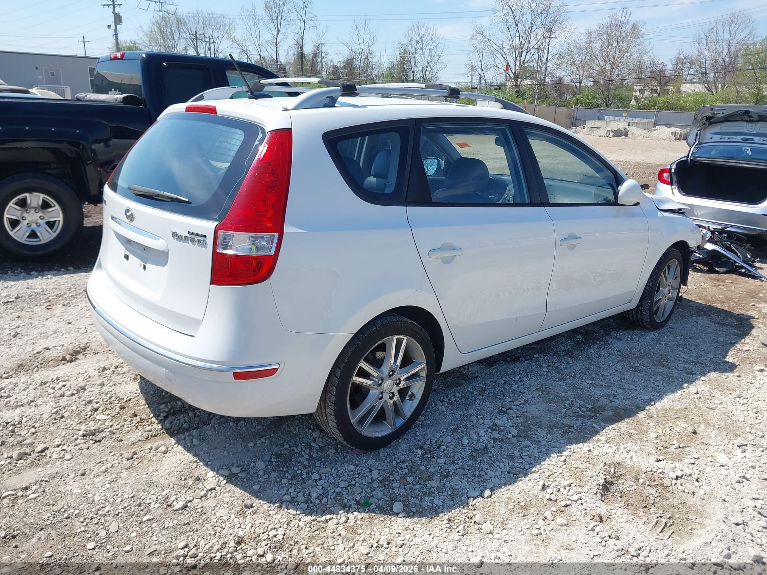 2012 Hyundai Elantra Touring Se Белый vin: KMHDC8AE7CU127127