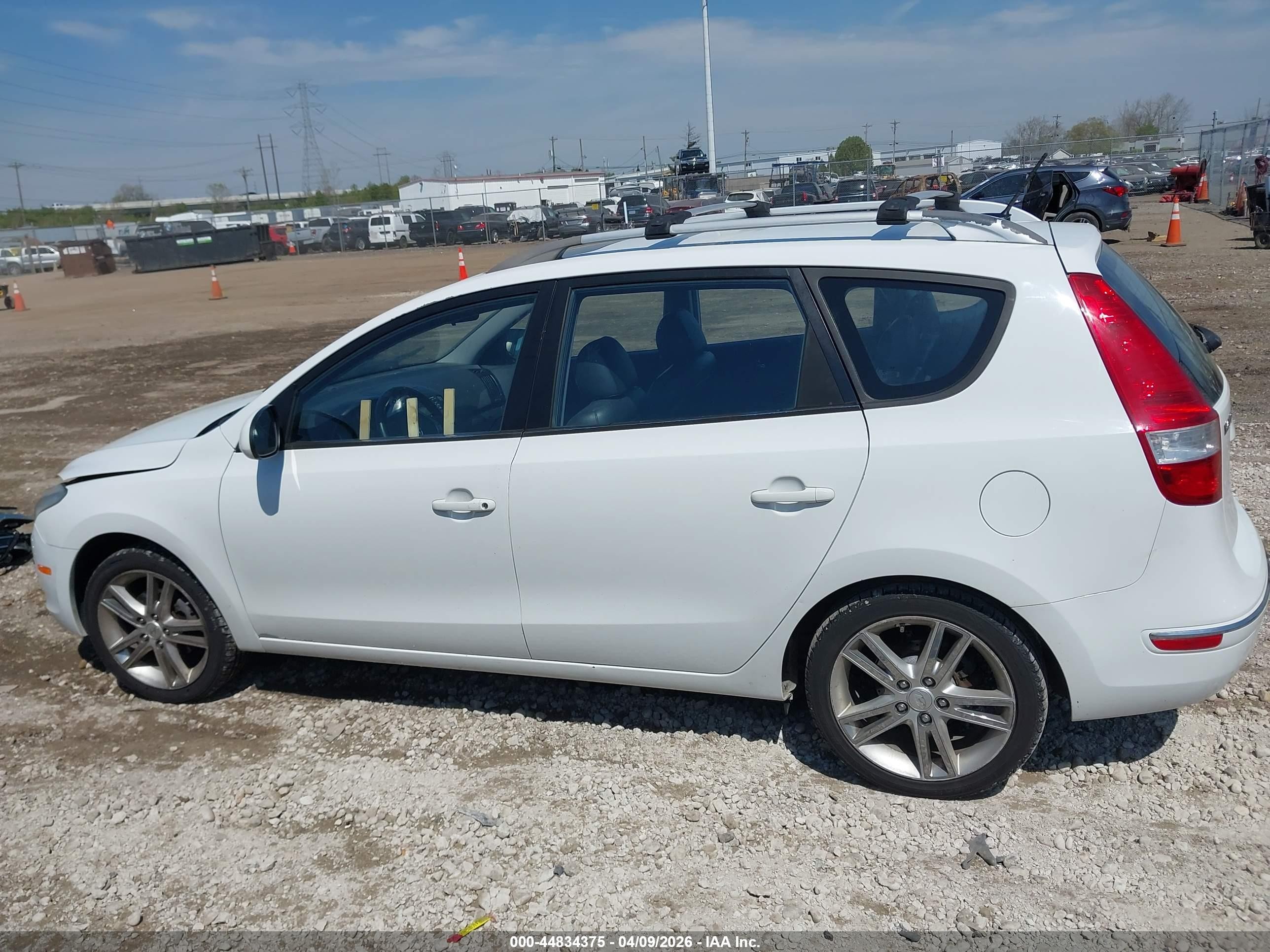 2012 Hyundai Elantra Touring Se Белый vin: KMHDC8AE7CU127127