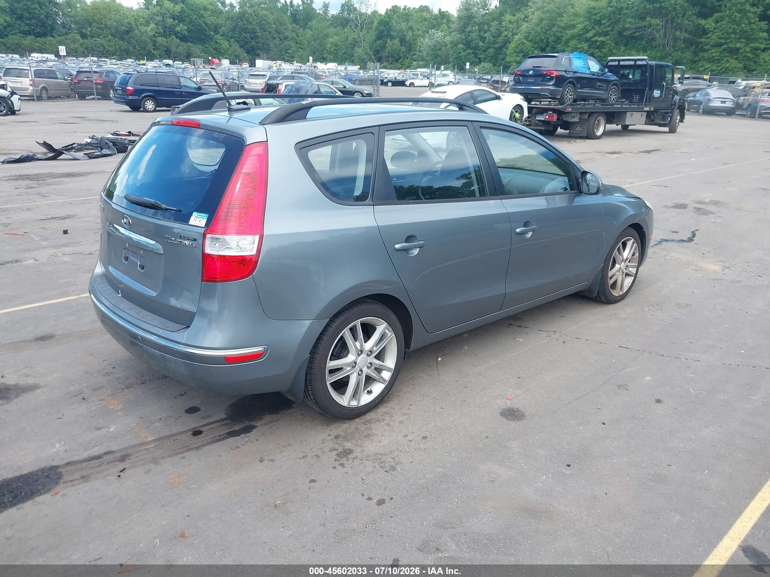 2010 Hyundai Elantra Touring Se Silver vin: KMHDC8AE8AU056601