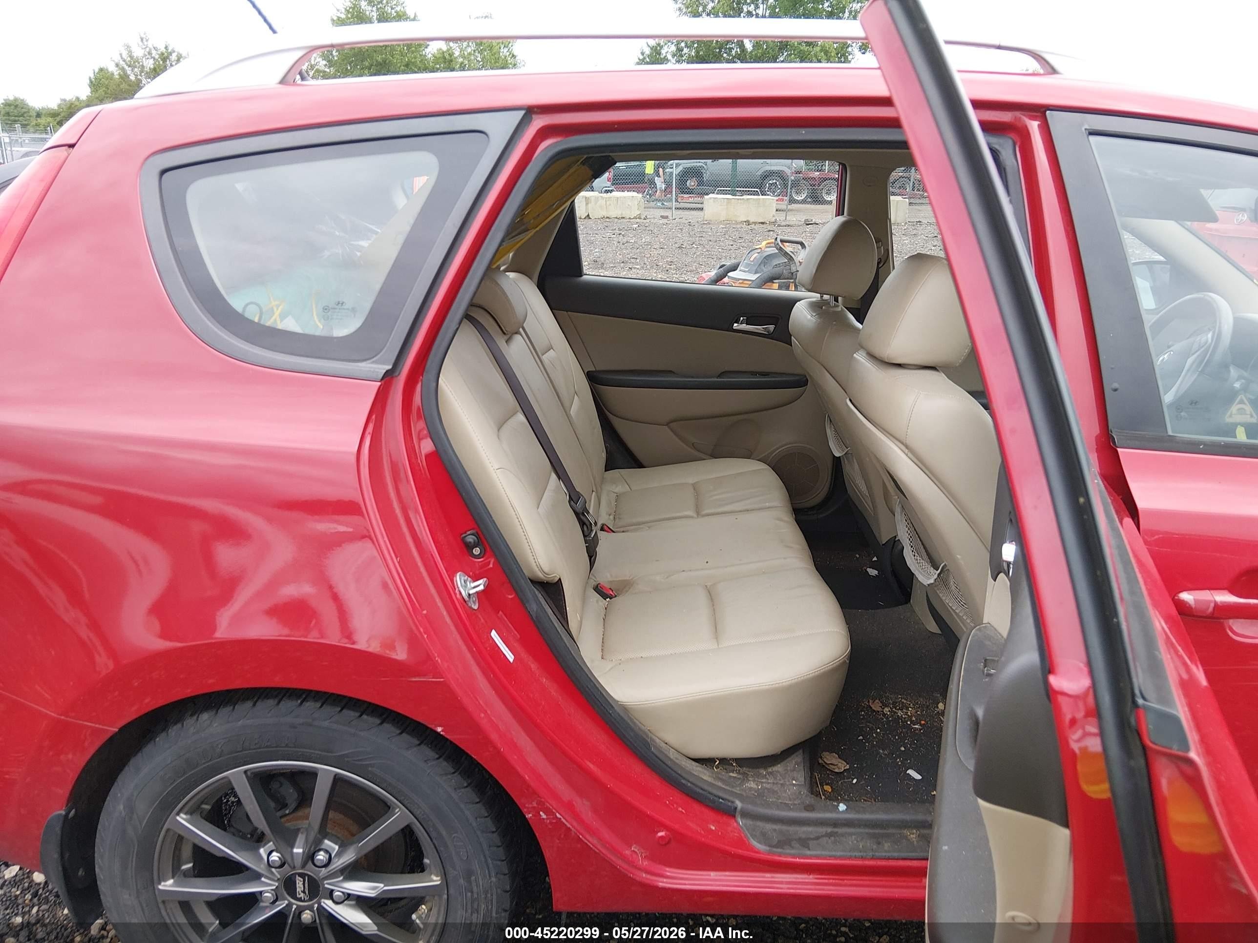 2012 Hyundai Elantra Touring Se Red vin: KMHDC8AE9CU143023