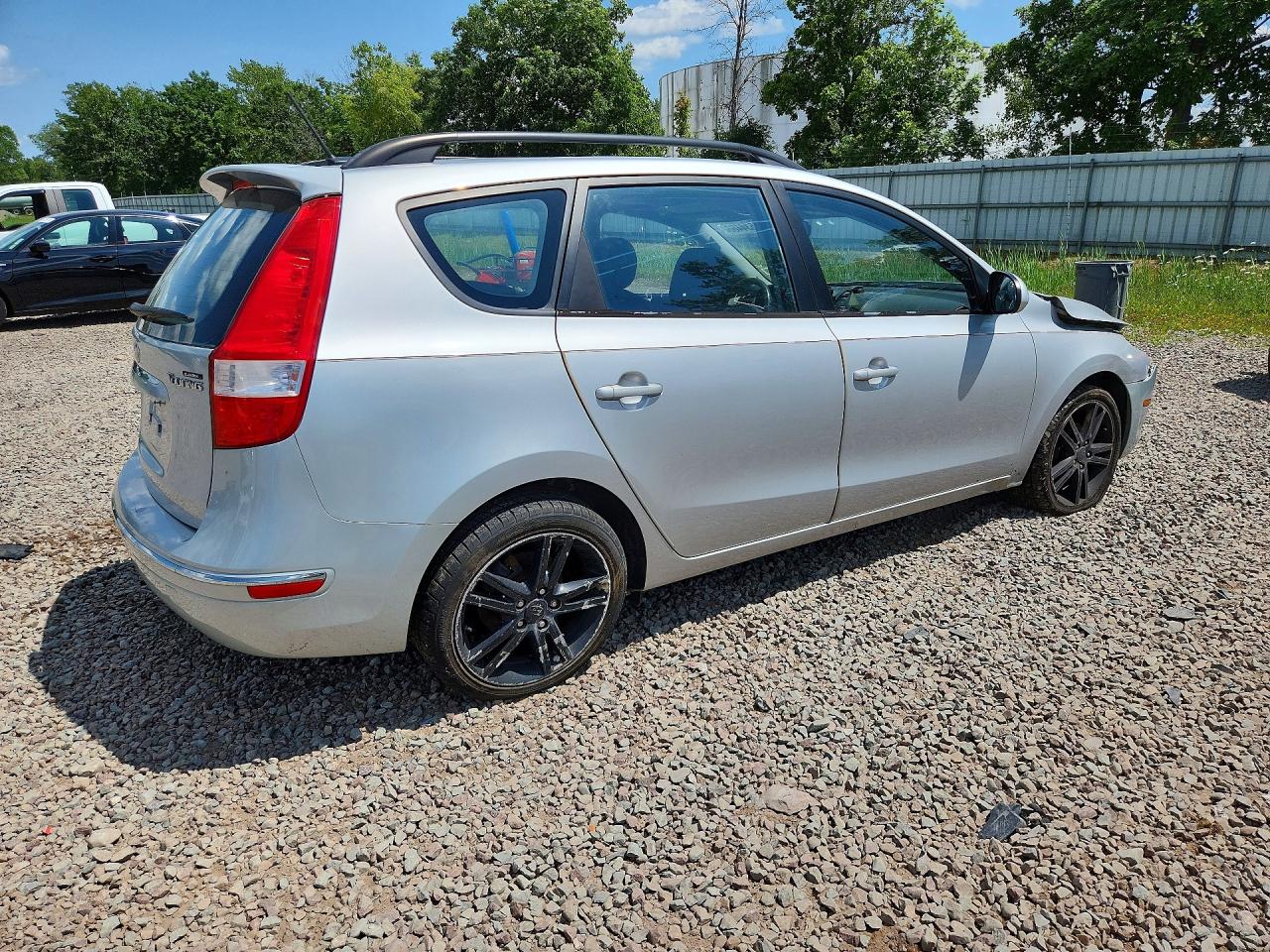2010 Hyundai Elantra Touring Se Серебряный vin: KMHDC8AEXAU074663