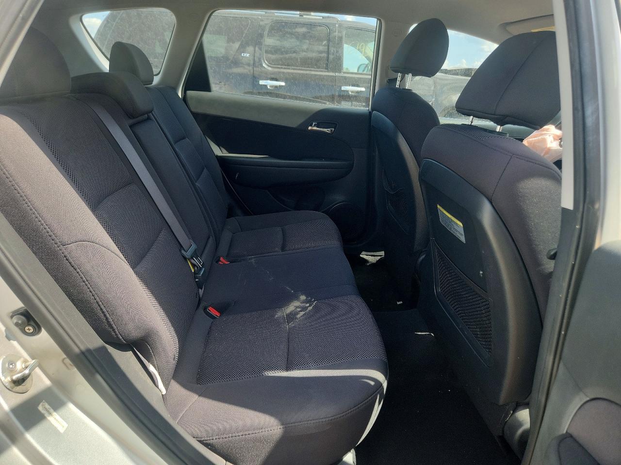 2011 Hyundai Elantra Touring Gls Silver vin: KMHDC8AEXBU093120